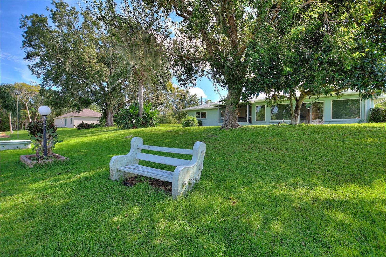 Image 31 of 75 For 6196 Lantana Drive N