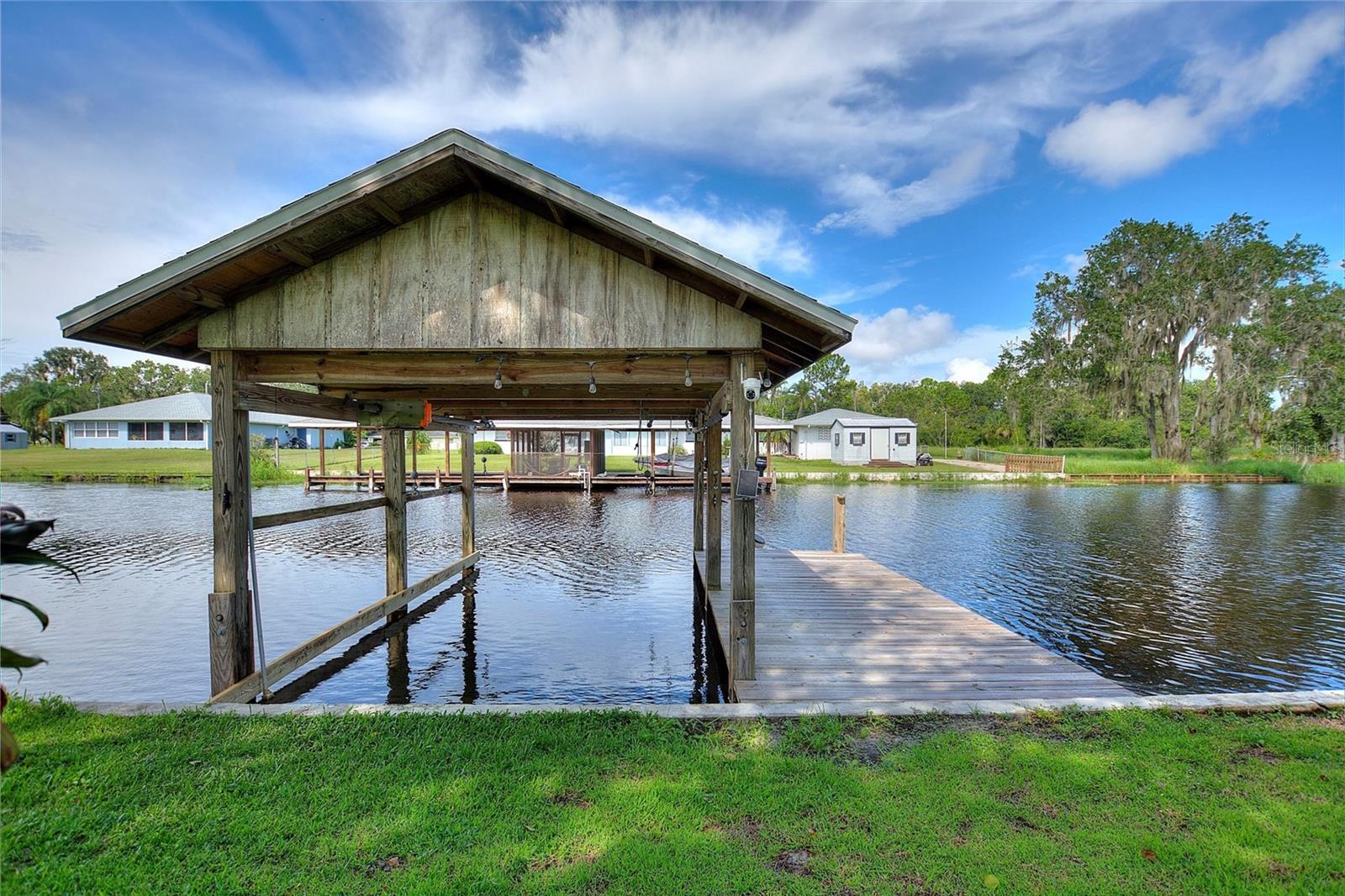 Image 32 of 75 For 6196 Lantana Drive N