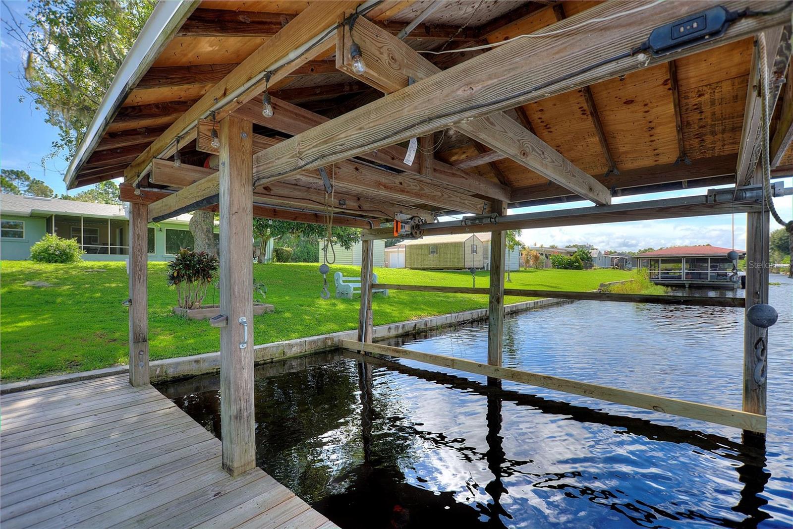 Image 33 of 75 For 6196 Lantana Drive N