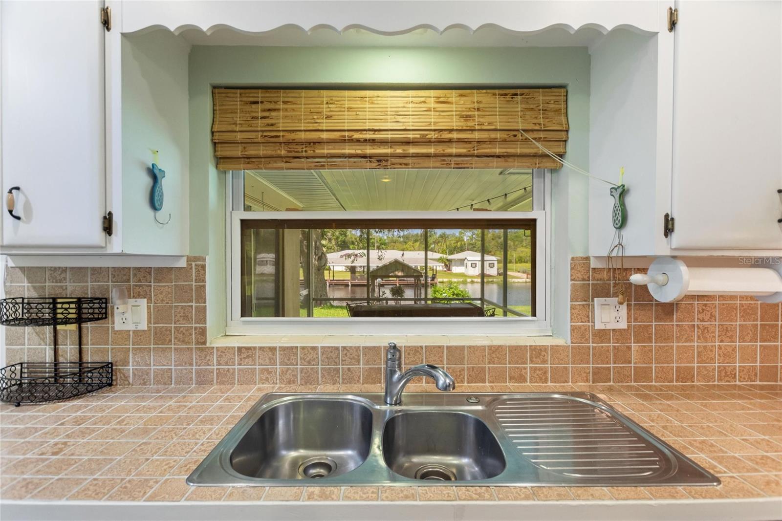 Image 4 of 75 For 6196 Lantana Drive N