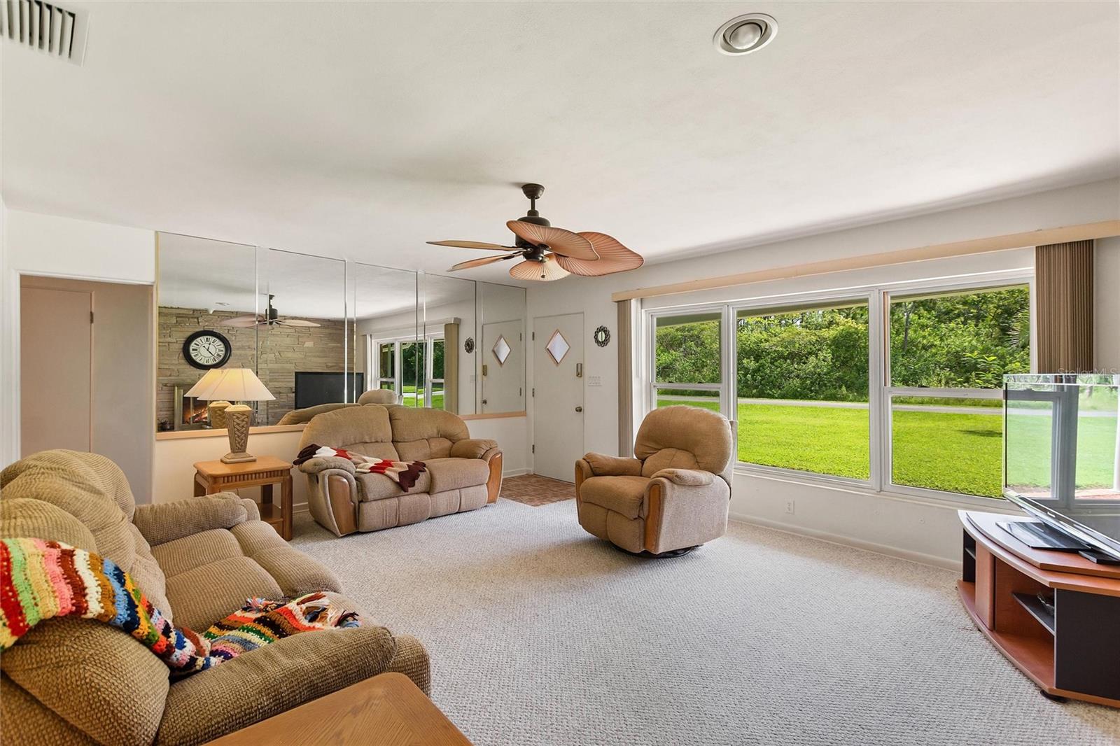 Image 5 of 75 For 6196 Lantana Drive N