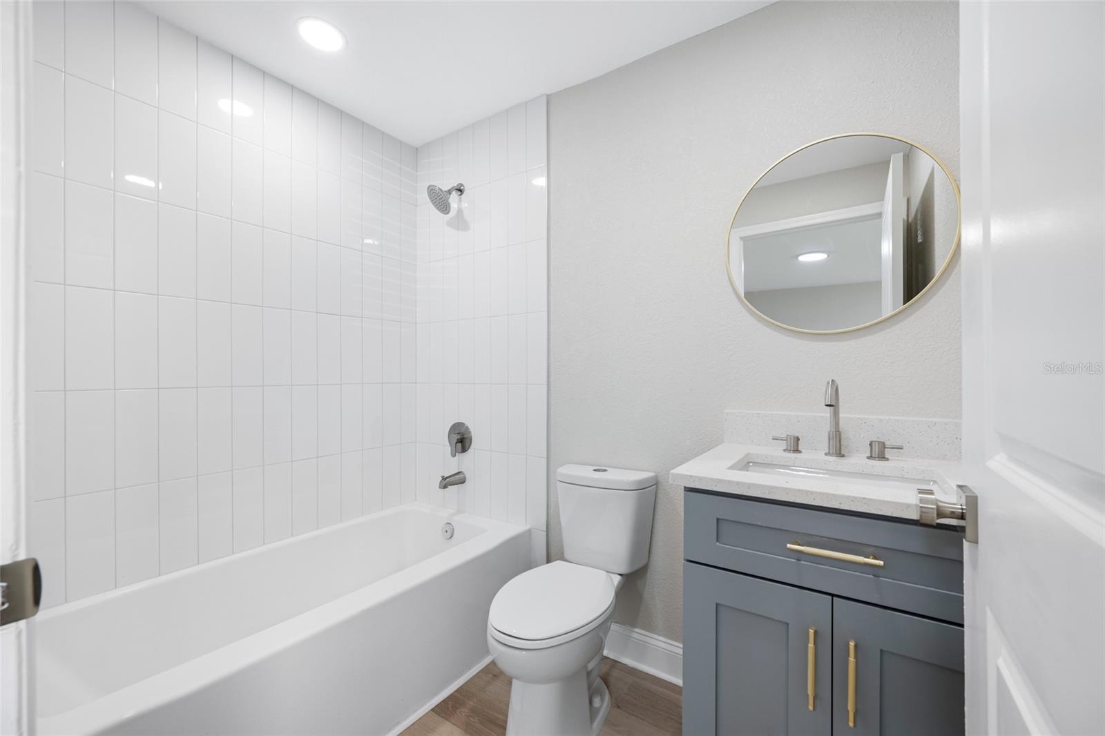 Image 20 of 23 For 129 Danube Avenue 1