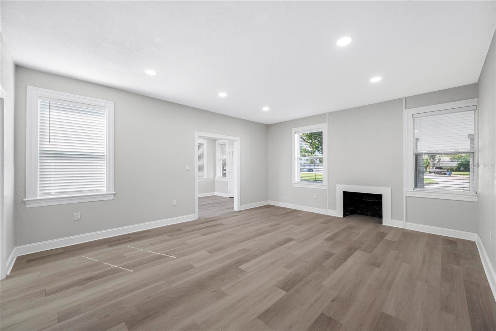 Image 4 of 23 For 129 Danube Avenue 1