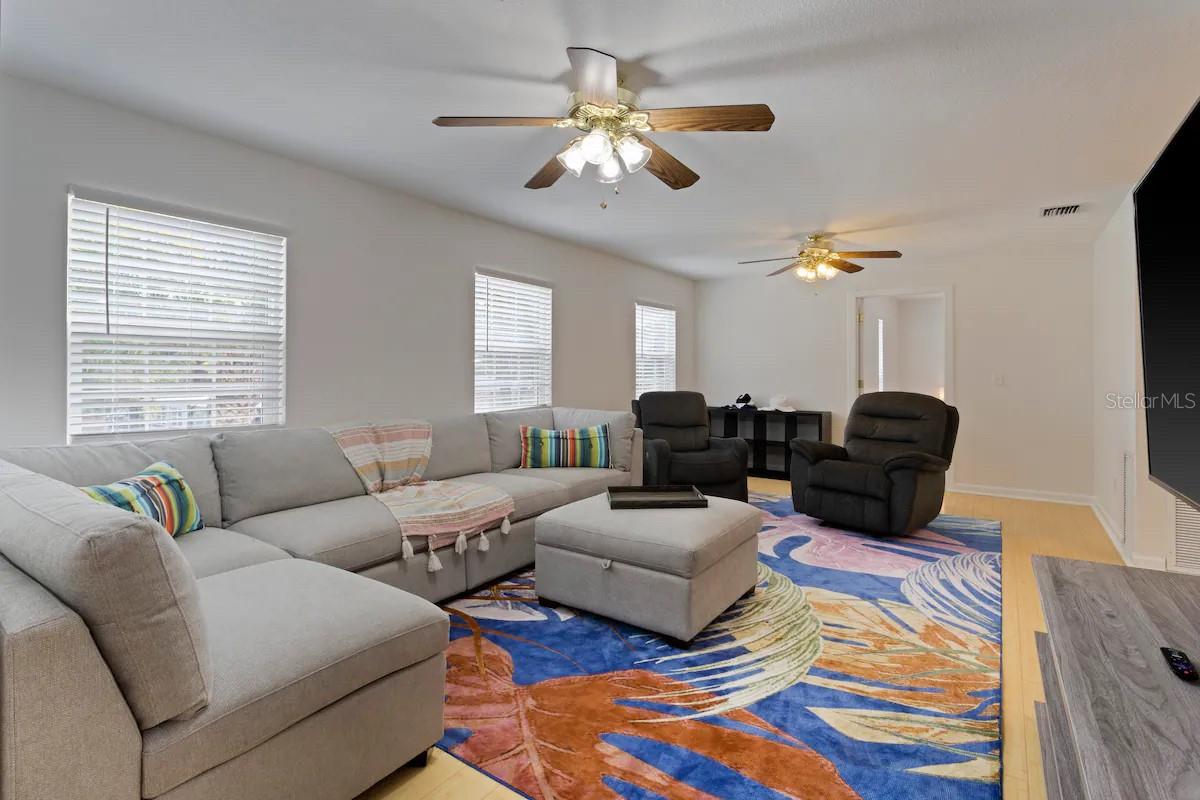 Image 3 of 25 For 1411 Gray Street S