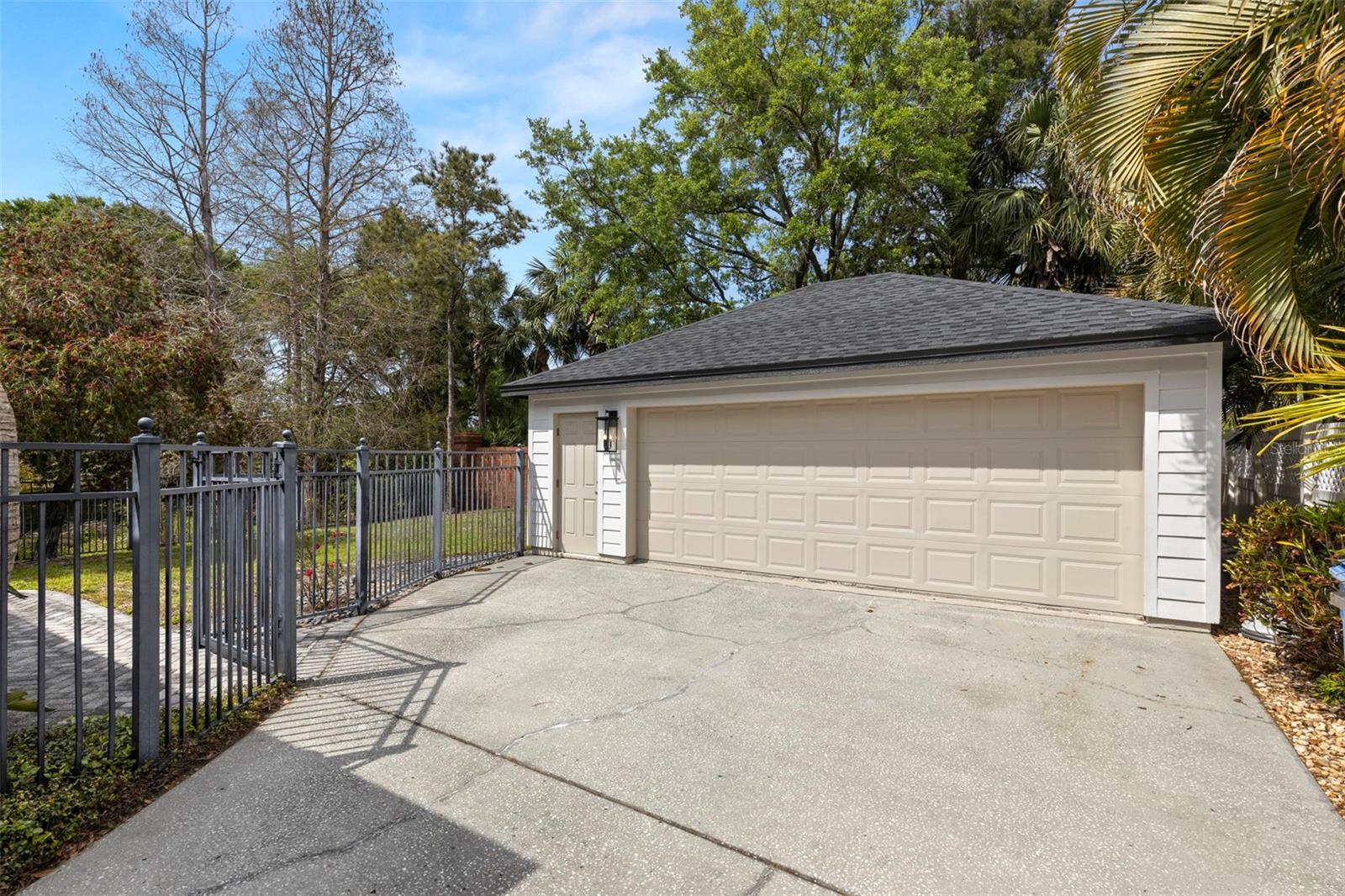 Image 3 of 64 For 10455 Green Links Drive