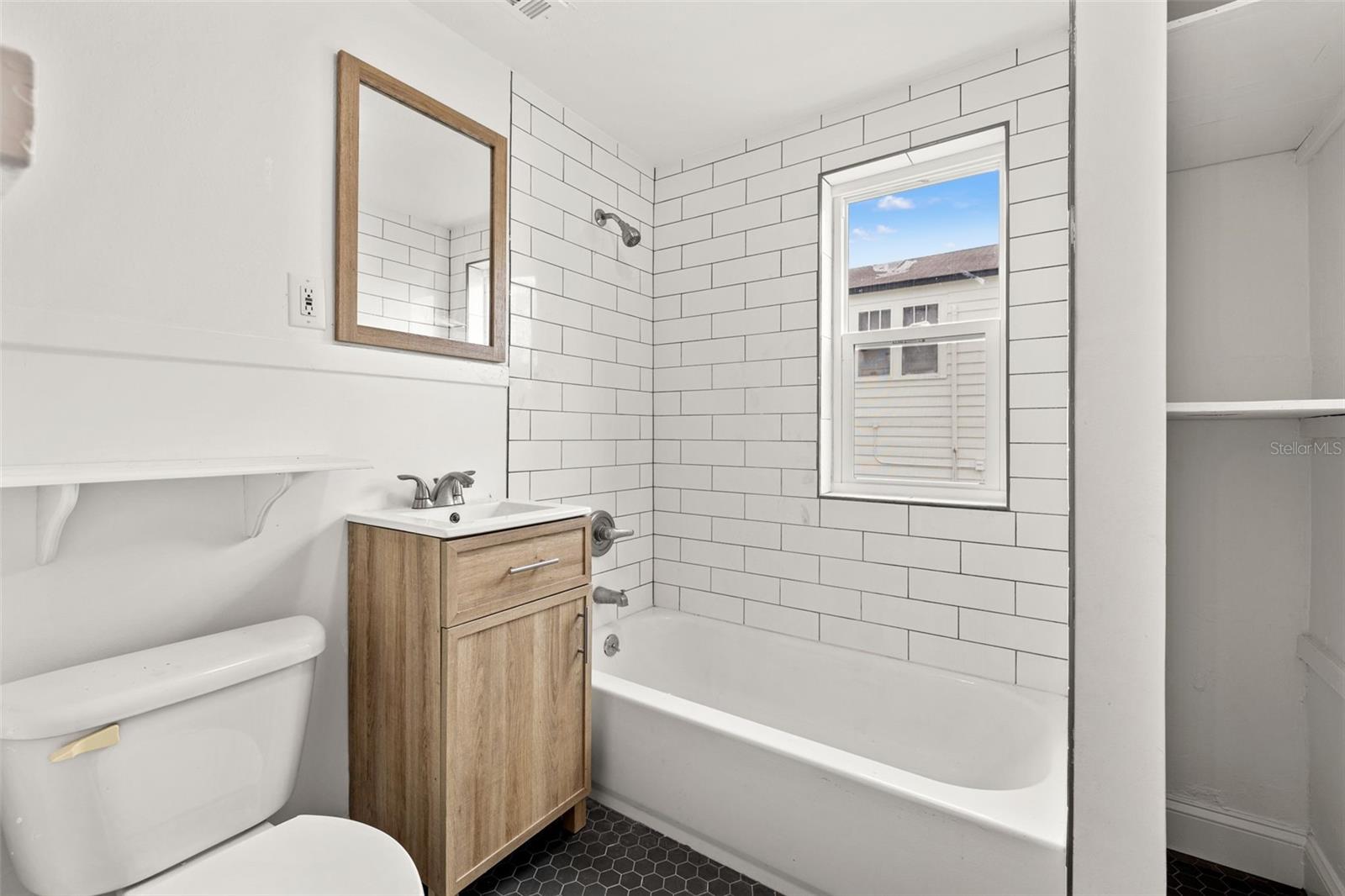 Image 16 of 19 For 1010 26th Street N