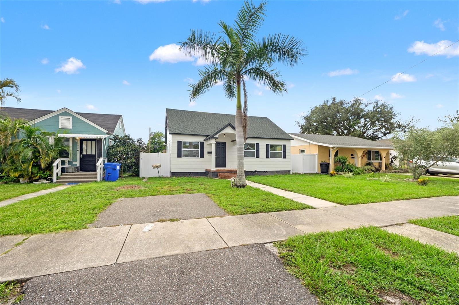 Image 3 of 19 For 1010 26th Street N