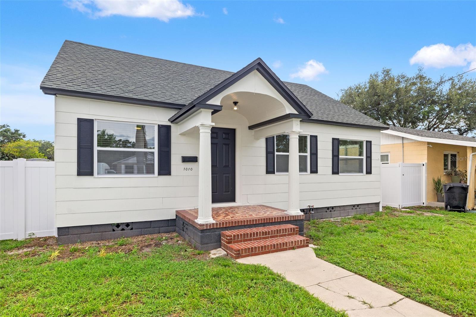 Image 4 of 19 For 1010 26th Street N