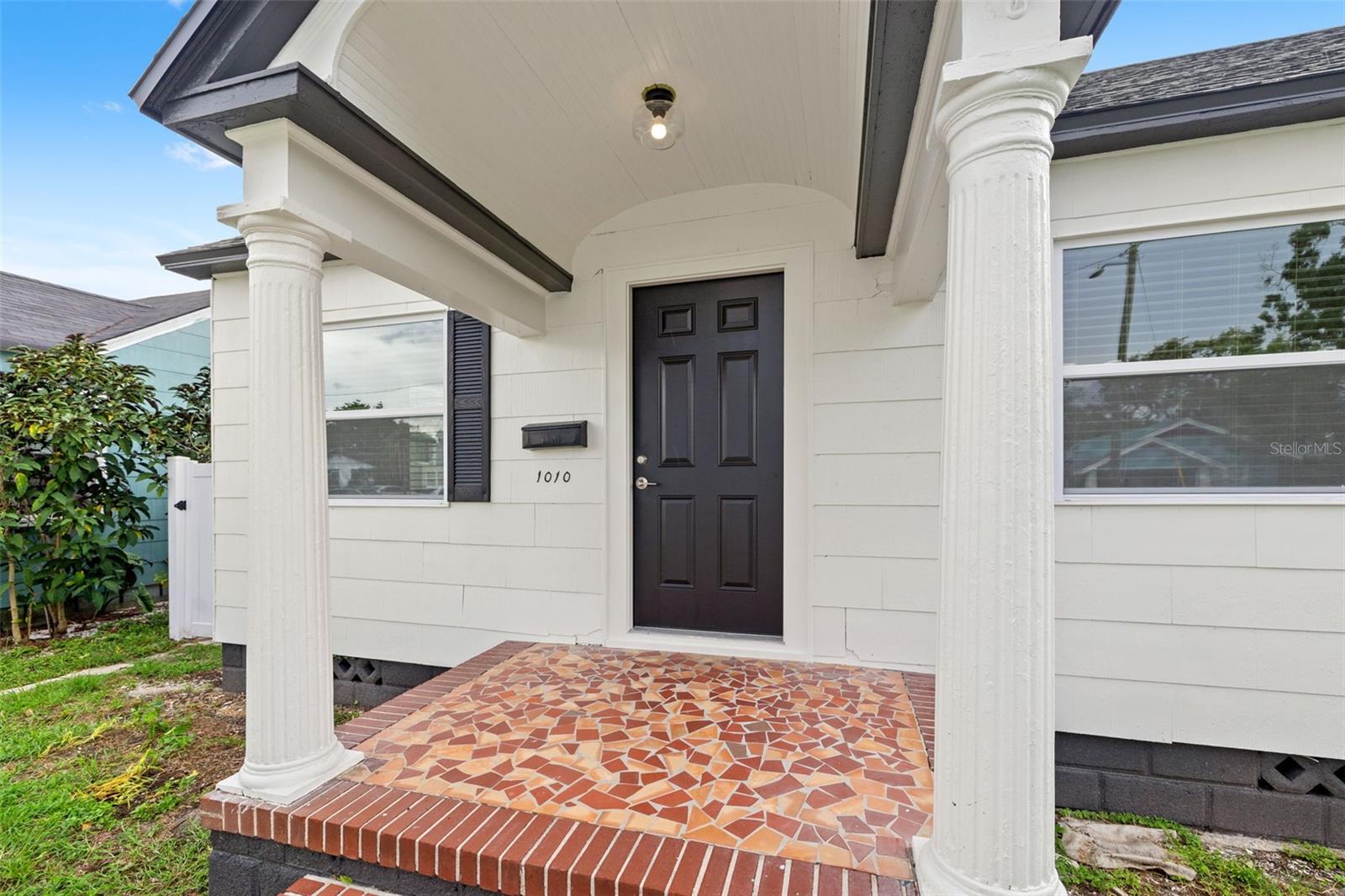 Image 6 of 19 For 1010 26th Street N
