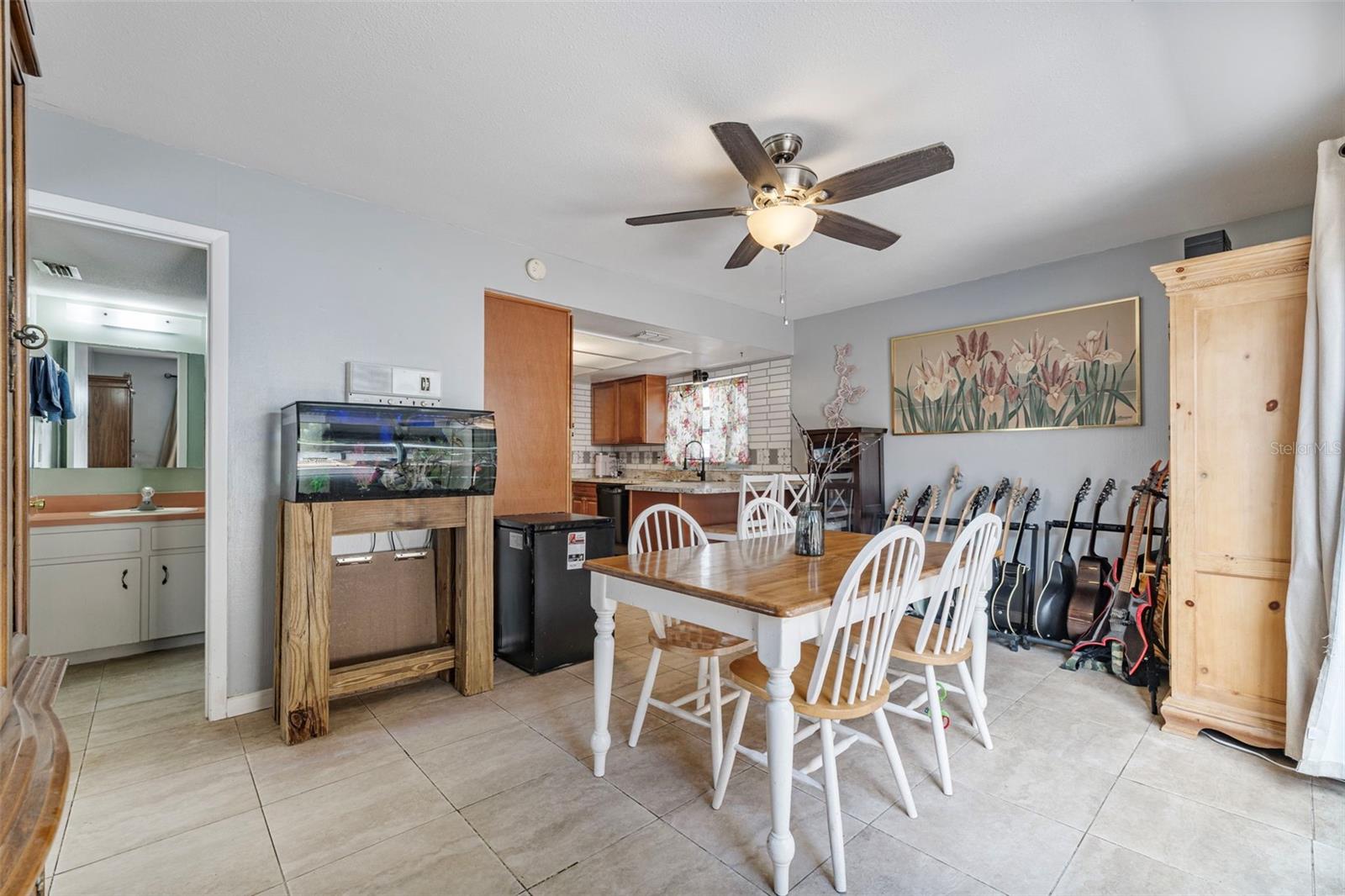 Image 11 of 37 For 1070 Buttercup Drive