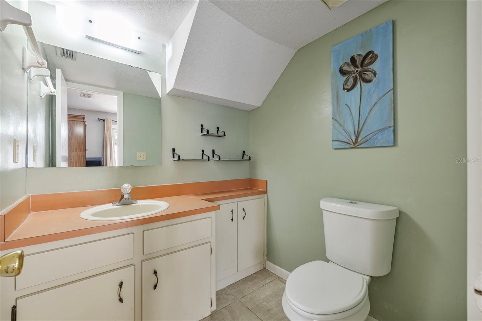 Image 6 of 37 For 1070 Buttercup Drive