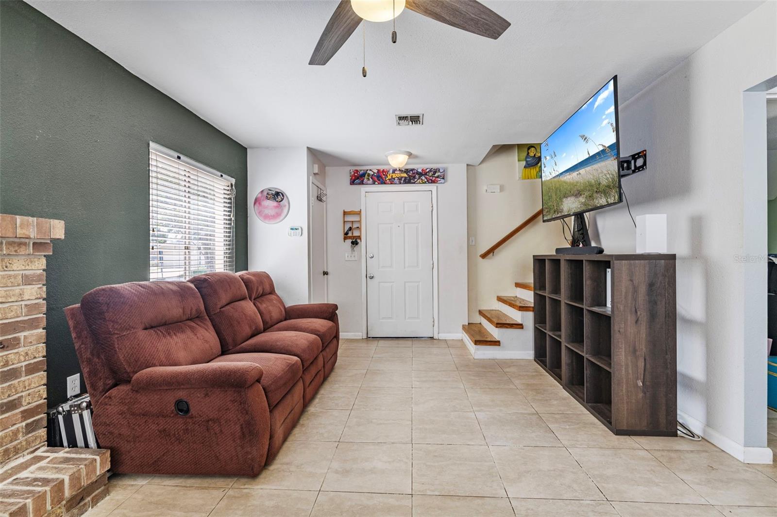 Image 8 of 37 For 1070 Buttercup Drive