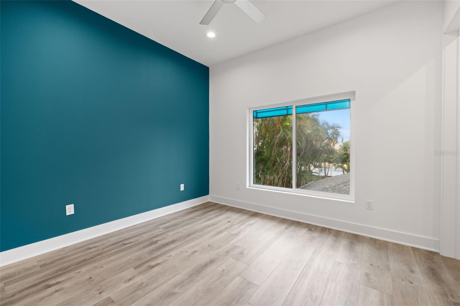 Image 11 of 46 For 15405 Gulf Blvd  B2