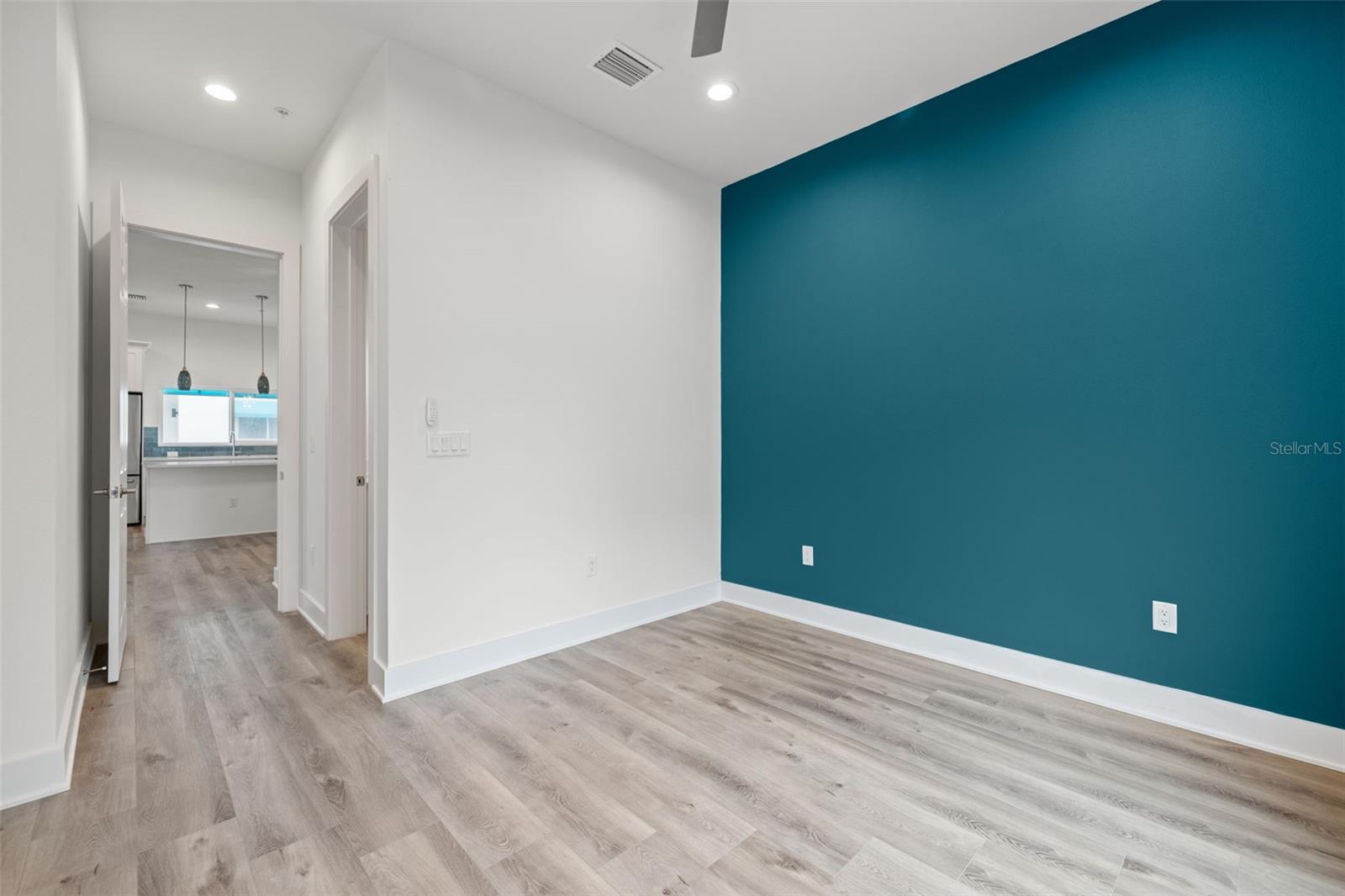 Image 15 of 46 For 15405 Gulf Blvd  B2