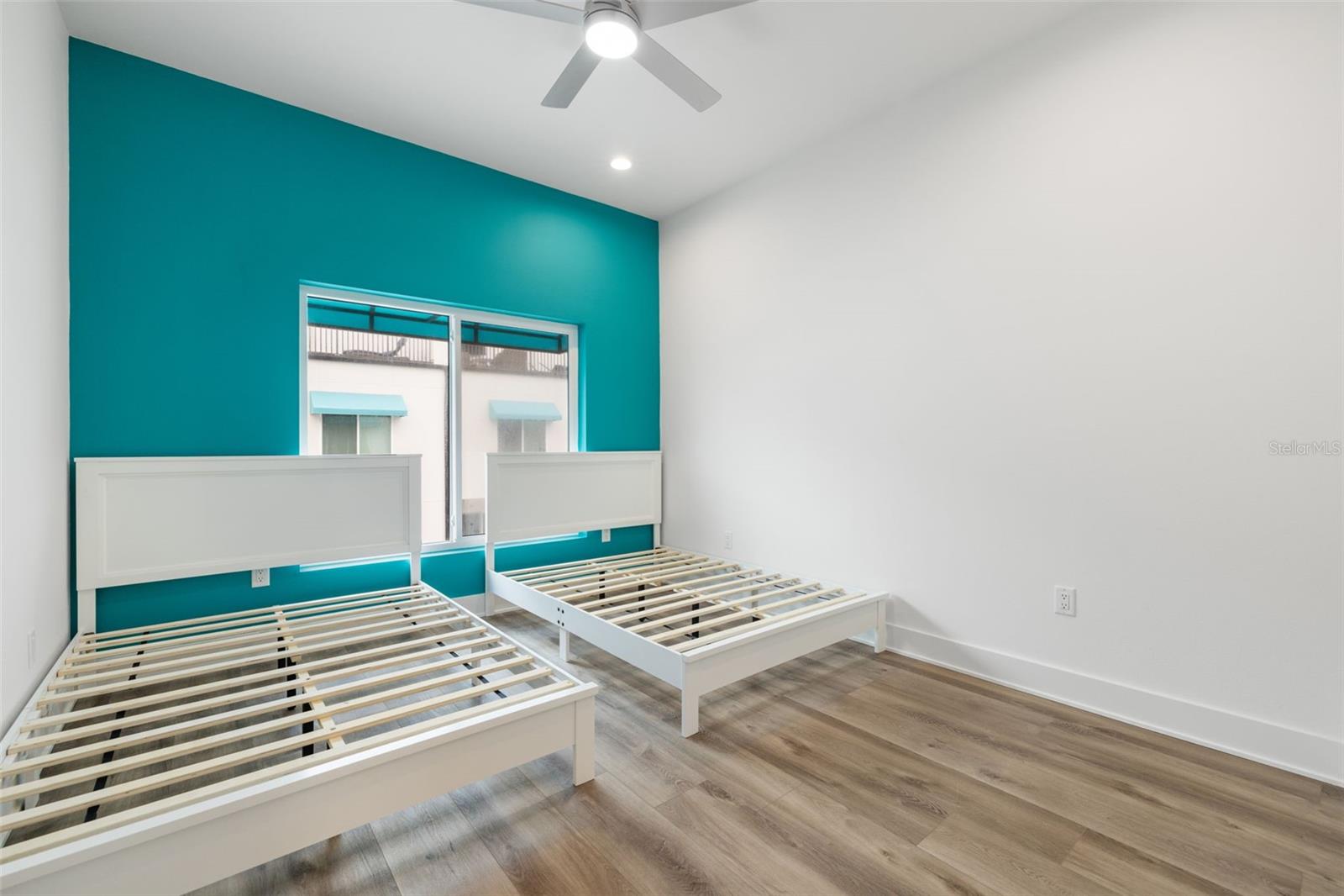 Image 22 of 46 For 15405 Gulf Blvd  B2