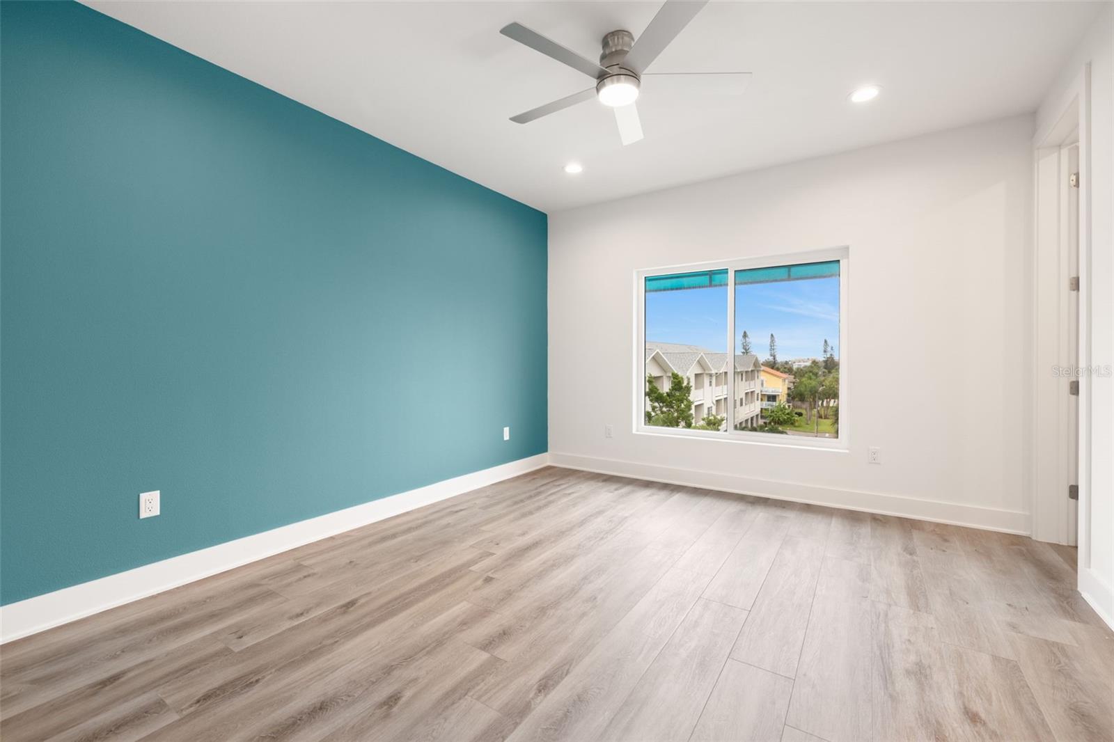 Image 26 of 46 For 15405 Gulf Blvd  B2