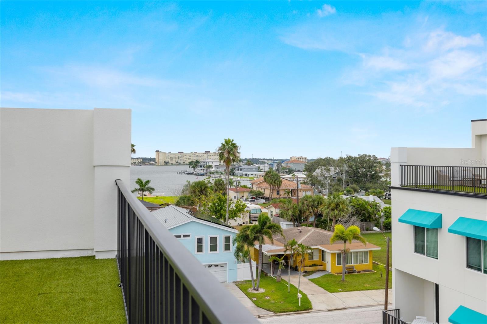 Image 33 of 46 For 15405 Gulf Blvd  B2