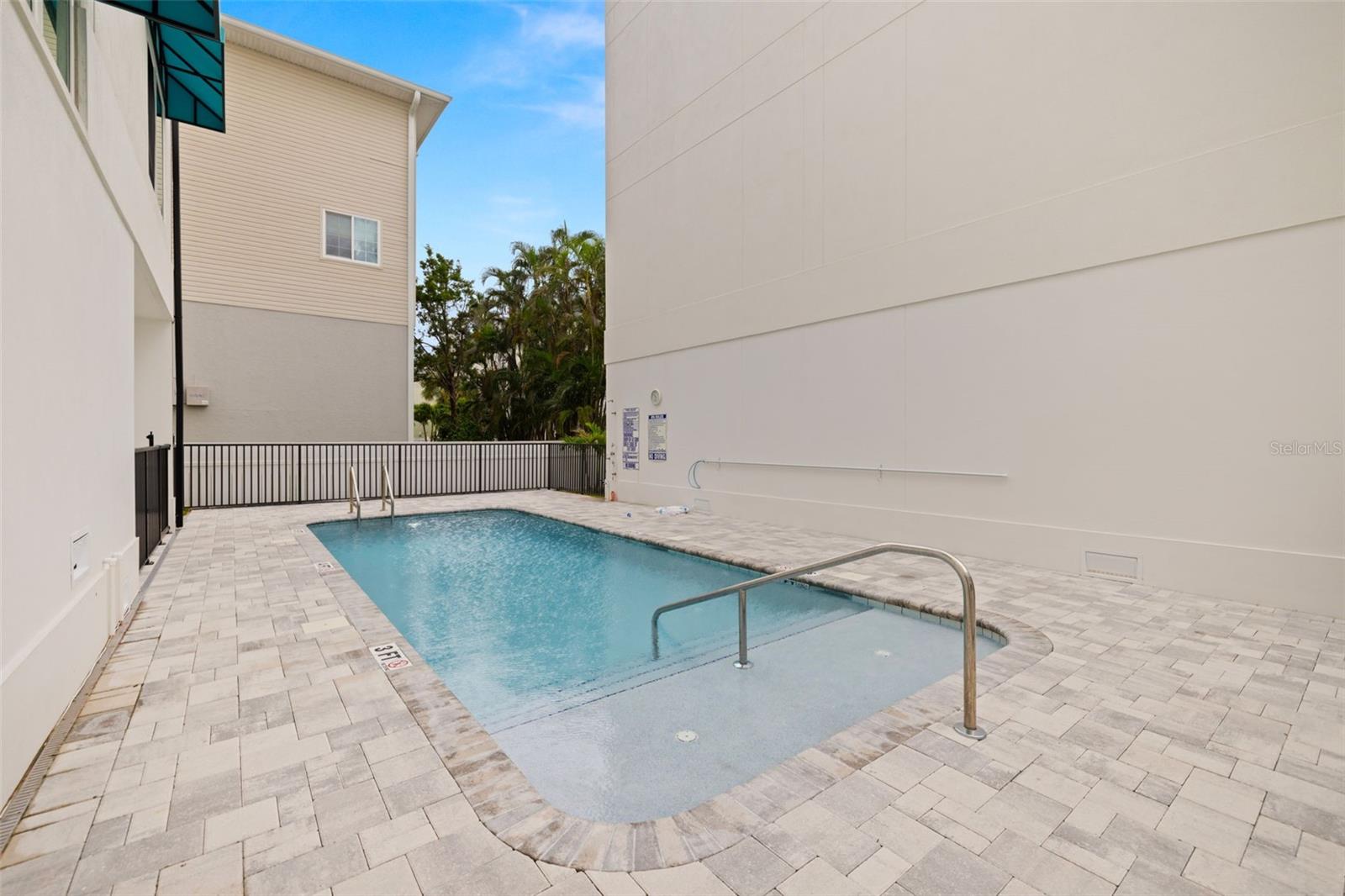 Image 36 of 46 For 15405 Gulf Blvd  B2