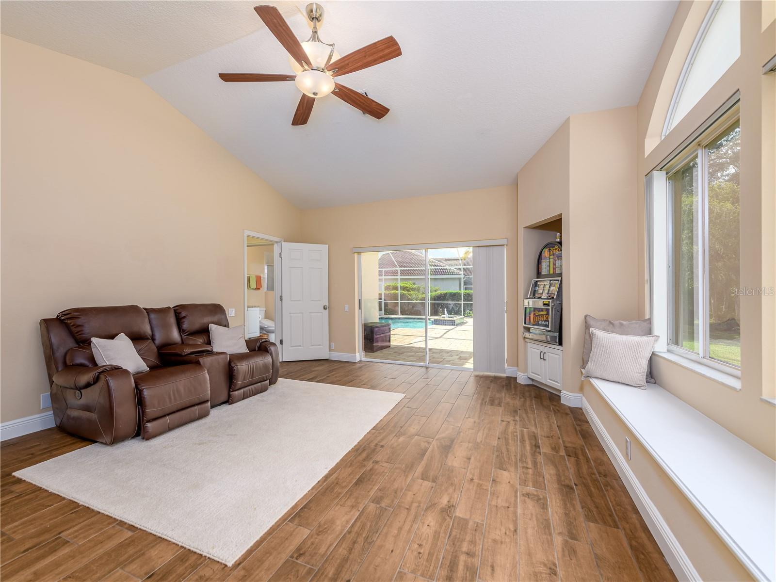 Image 29 of 70 For 17890 Arbor Greene Drive