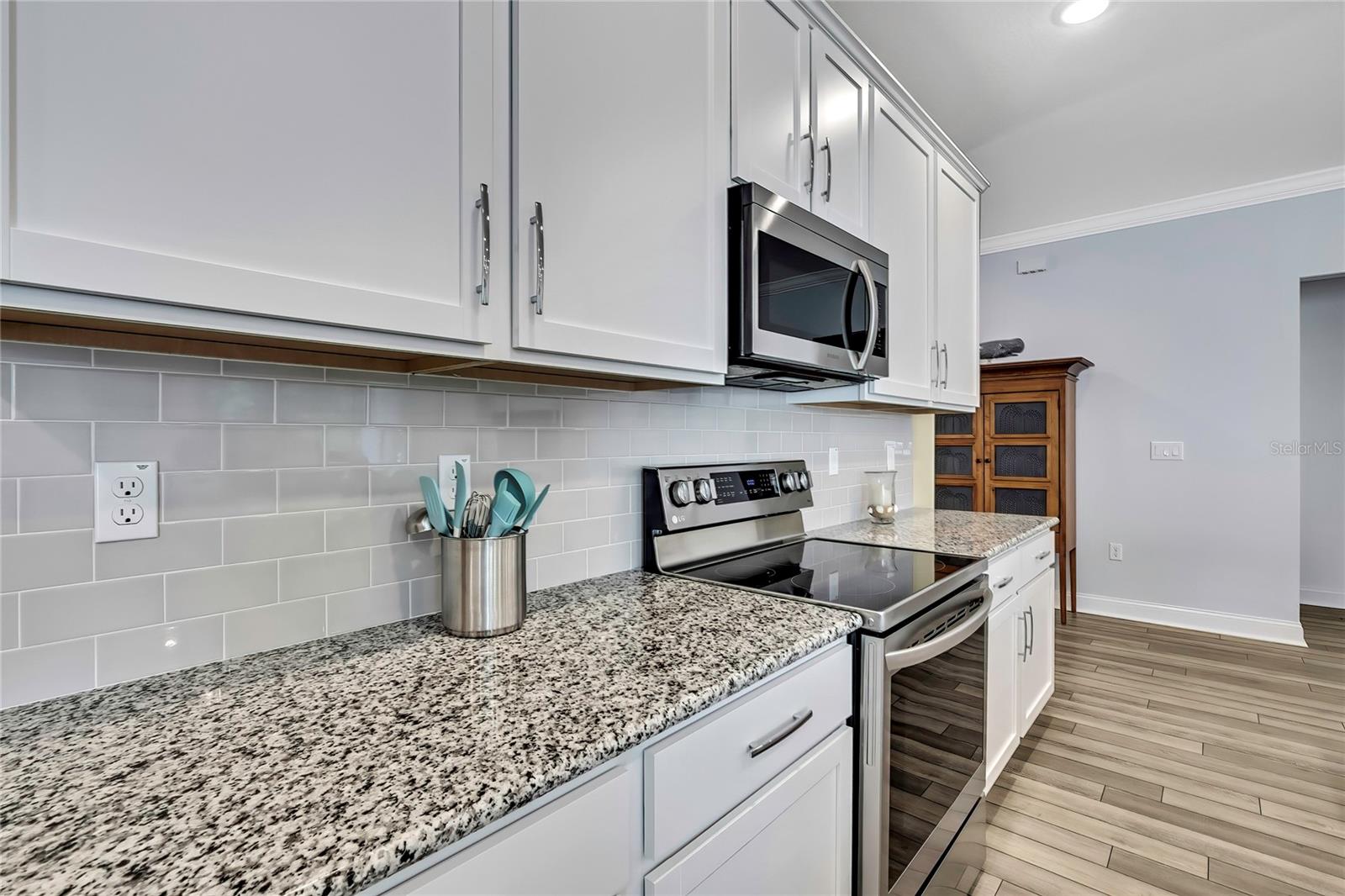 Listing photo id 11 for 6 Pagoda Court E