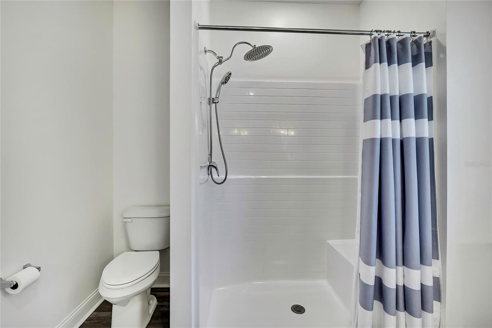 Listing photo id 21 for 6 Pagoda Court E