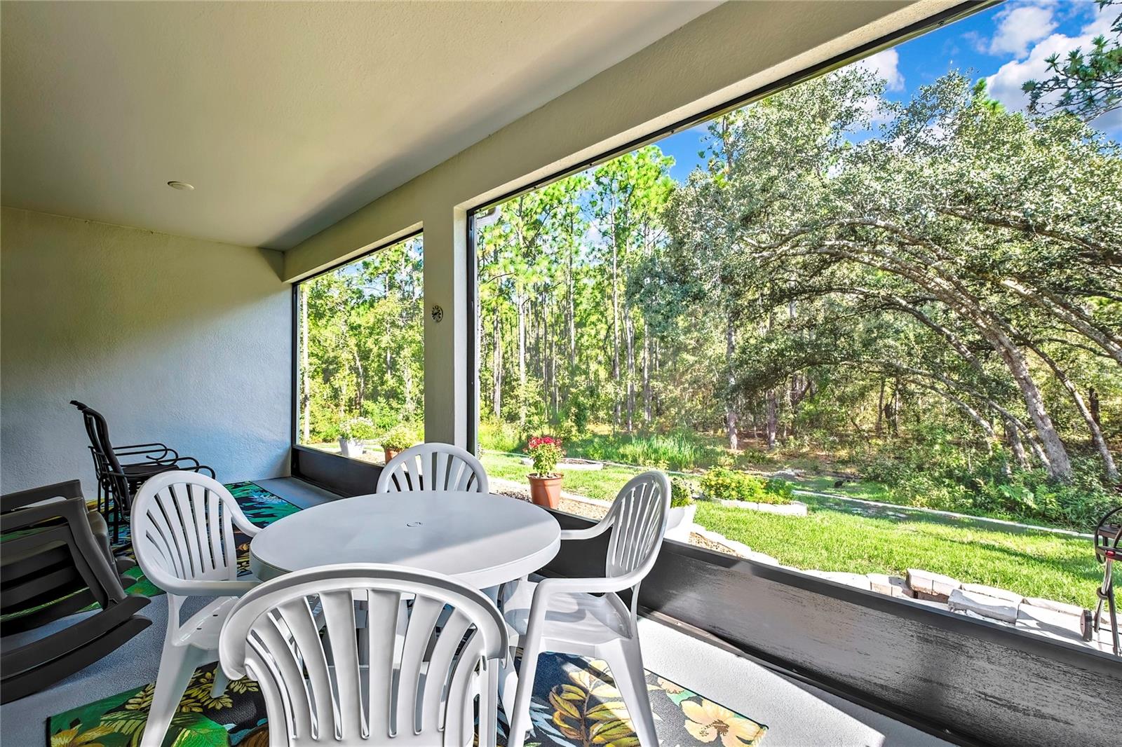 Listing photo id 35 for 6 Pagoda Court E