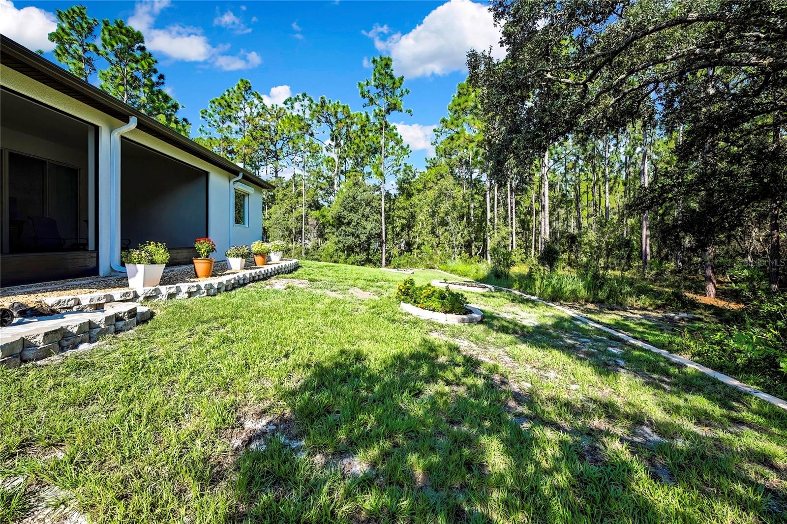 Listing photo id 39 for 6 Pagoda Court E