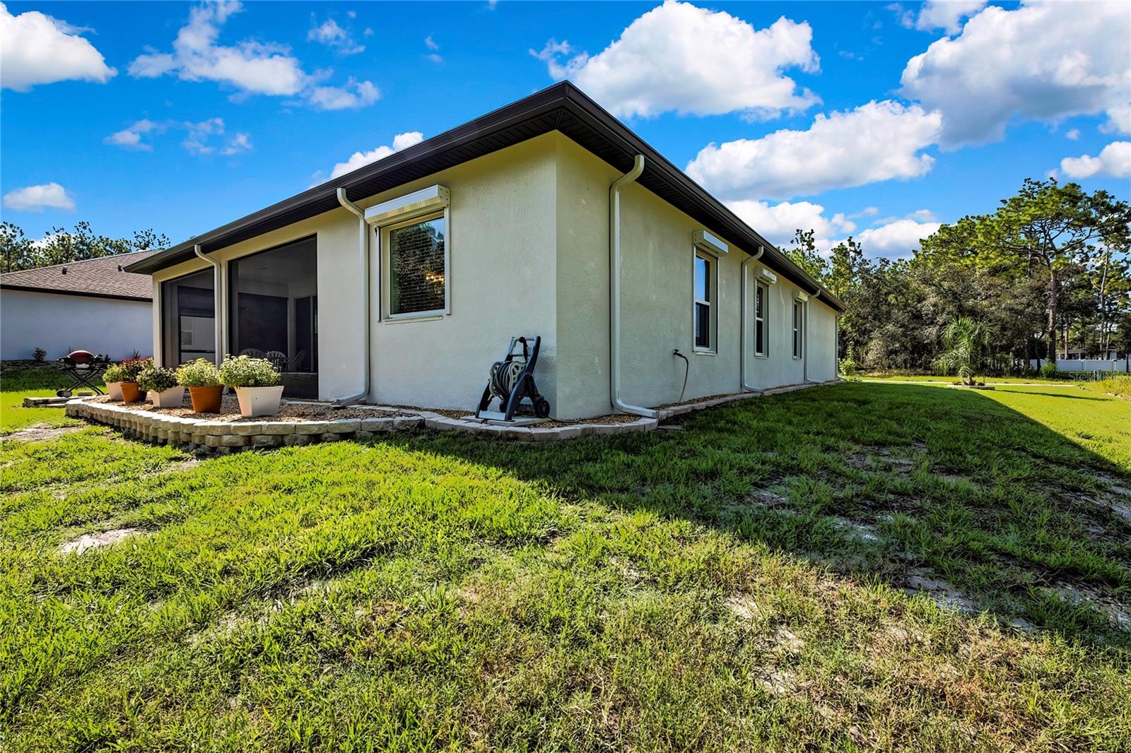 Listing photo id 40 for 6 Pagoda Court E