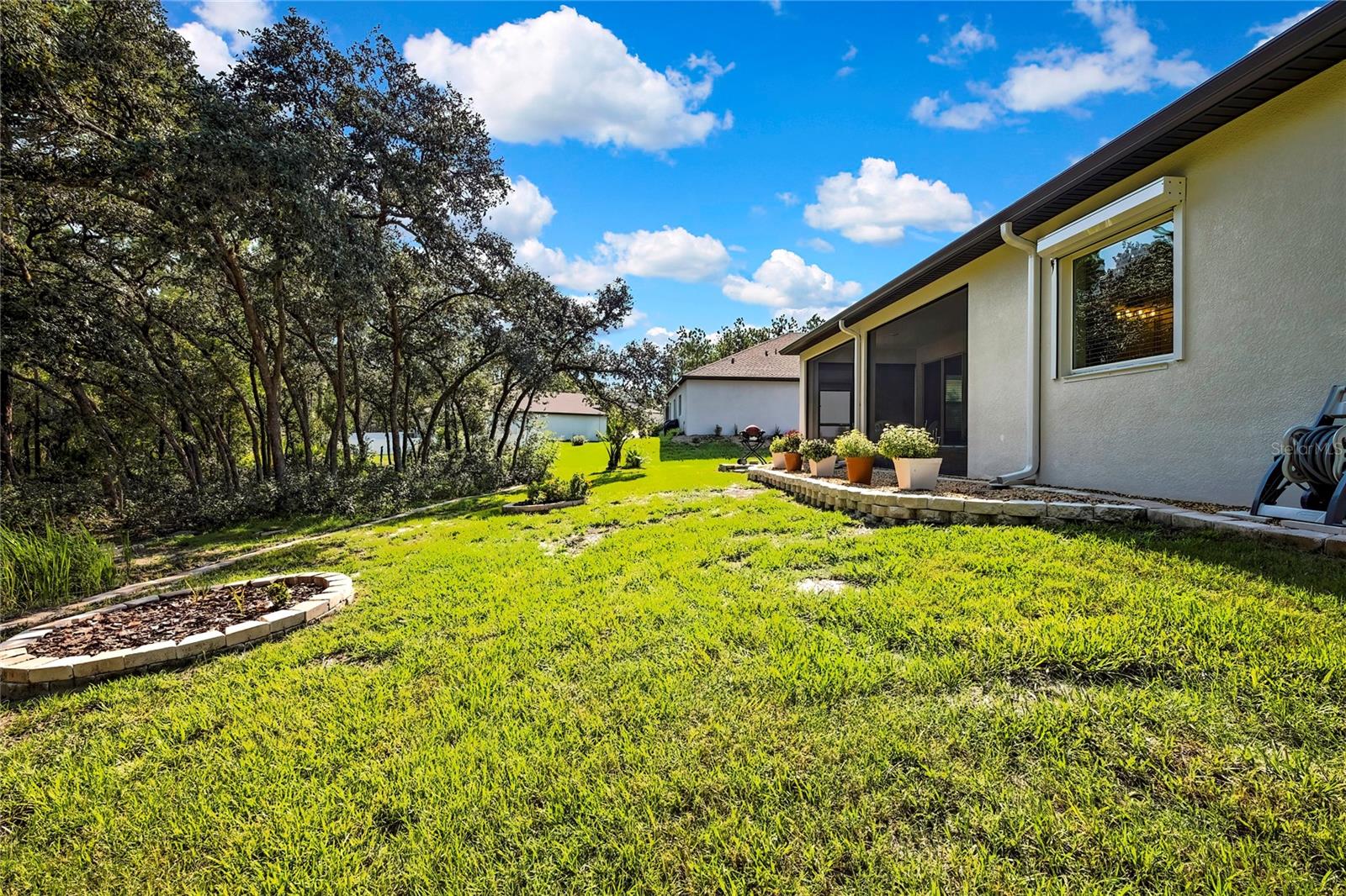 Listing photo id 41 for 6 Pagoda Court E