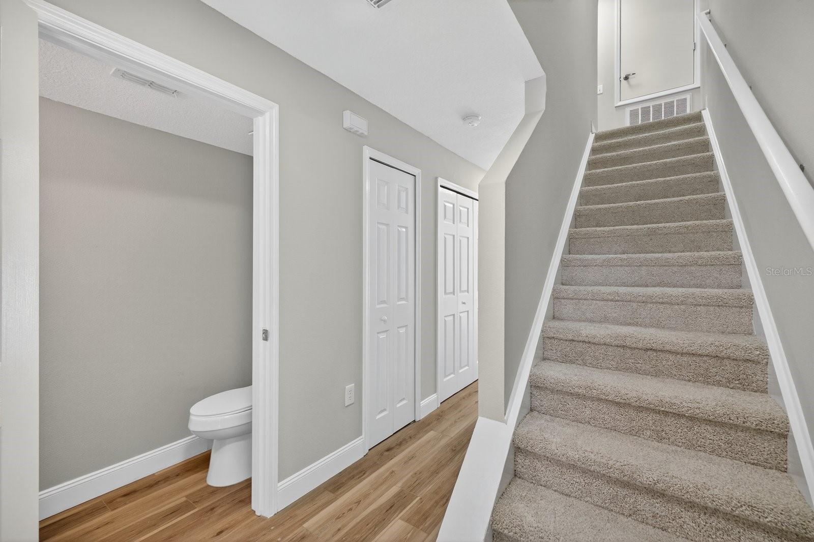 Image 17 of 35 For 947 Brenton Leaf Drive