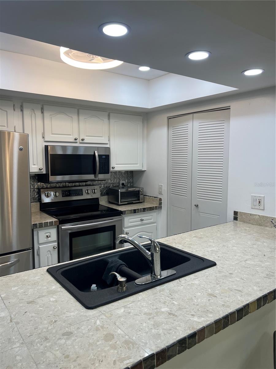 Image 5 of 29 For 2400 Winding Creek Boulevard 16-108