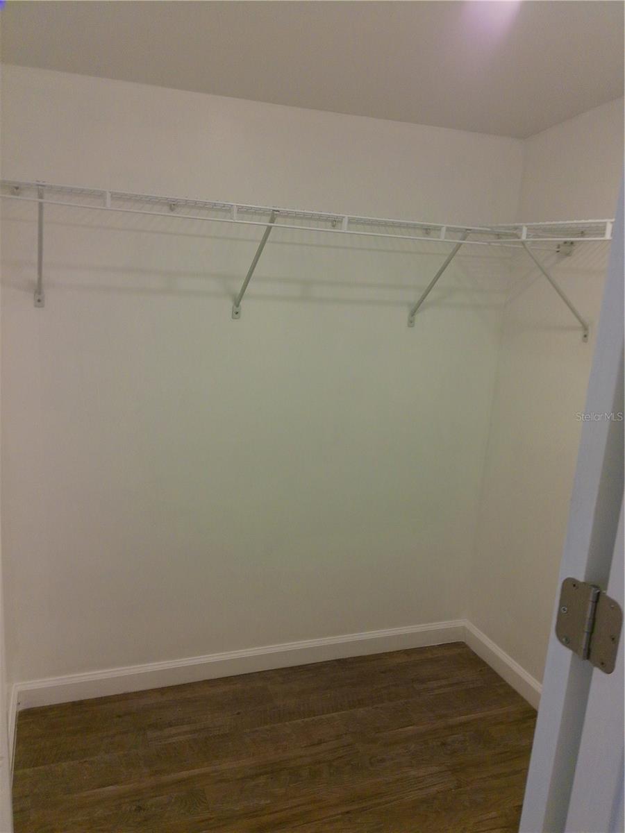 Image 10 of 21 For 7409 Edgemere Rd