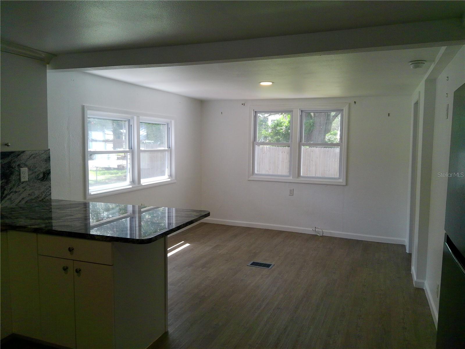 Image 6 of 21 For 7409 Edgemere Rd