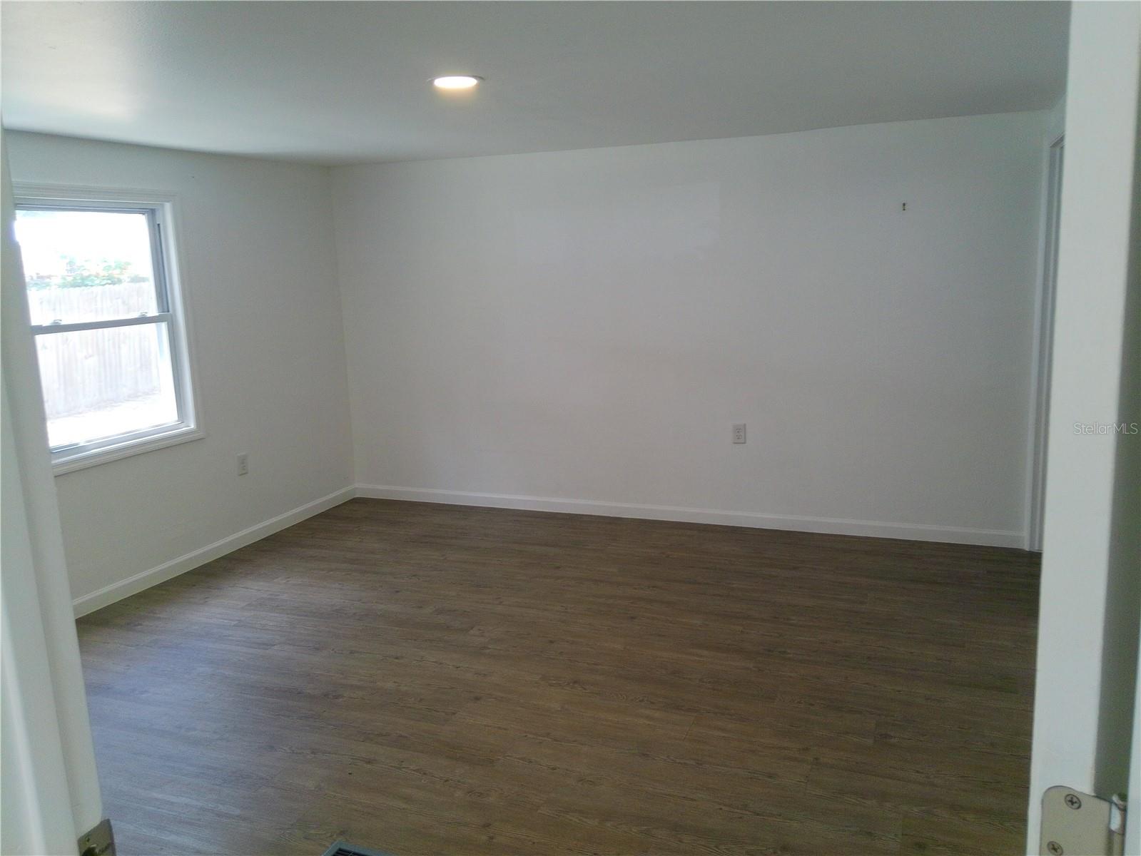 Image 7 of 21 For 7409 Edgemere Rd