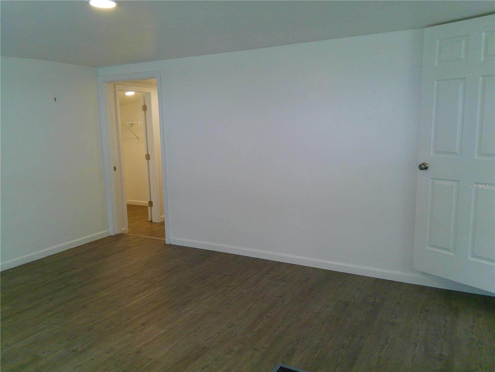 Image 9 of 21 For 7409 Edgemere Rd