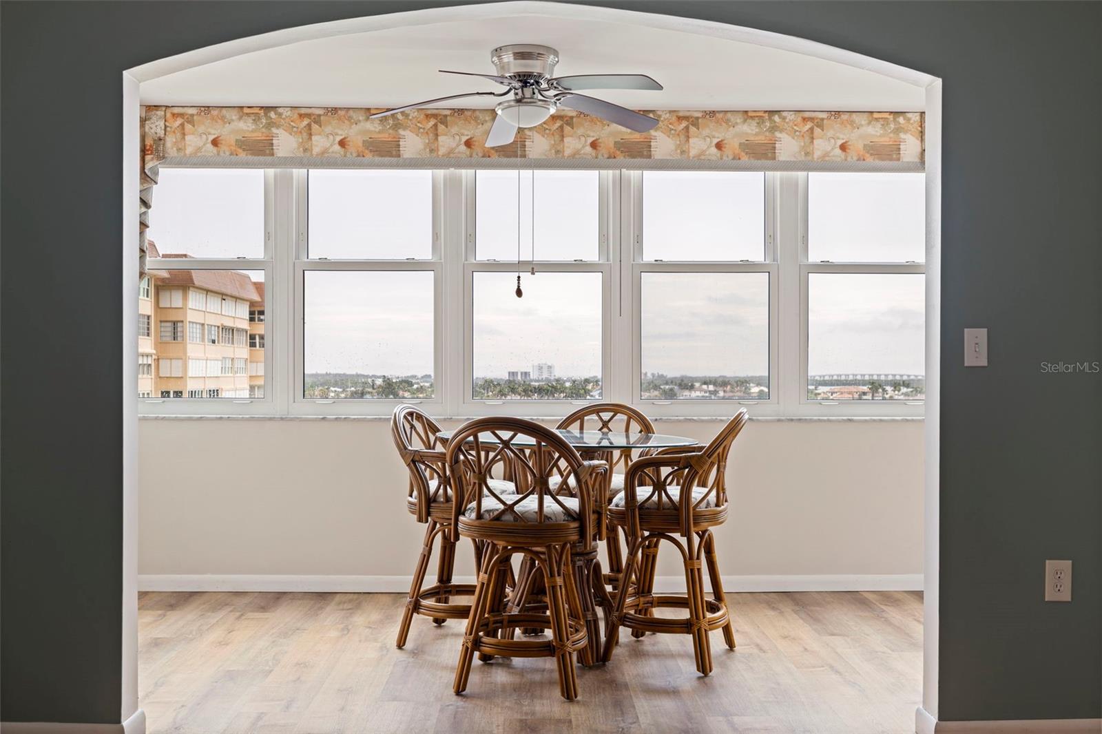 Image 11 of 53 For 5130 Brittany Drive S 807