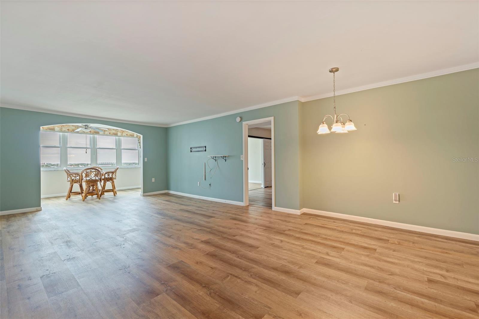 Image 16 of 53 For 5130 Brittany Drive S 807