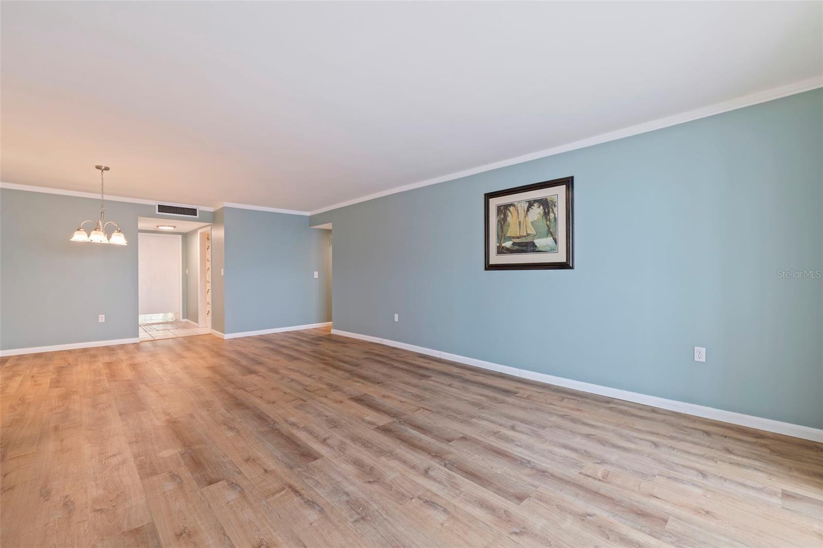 Image 17 of 53 For 5130 Brittany Drive S 807