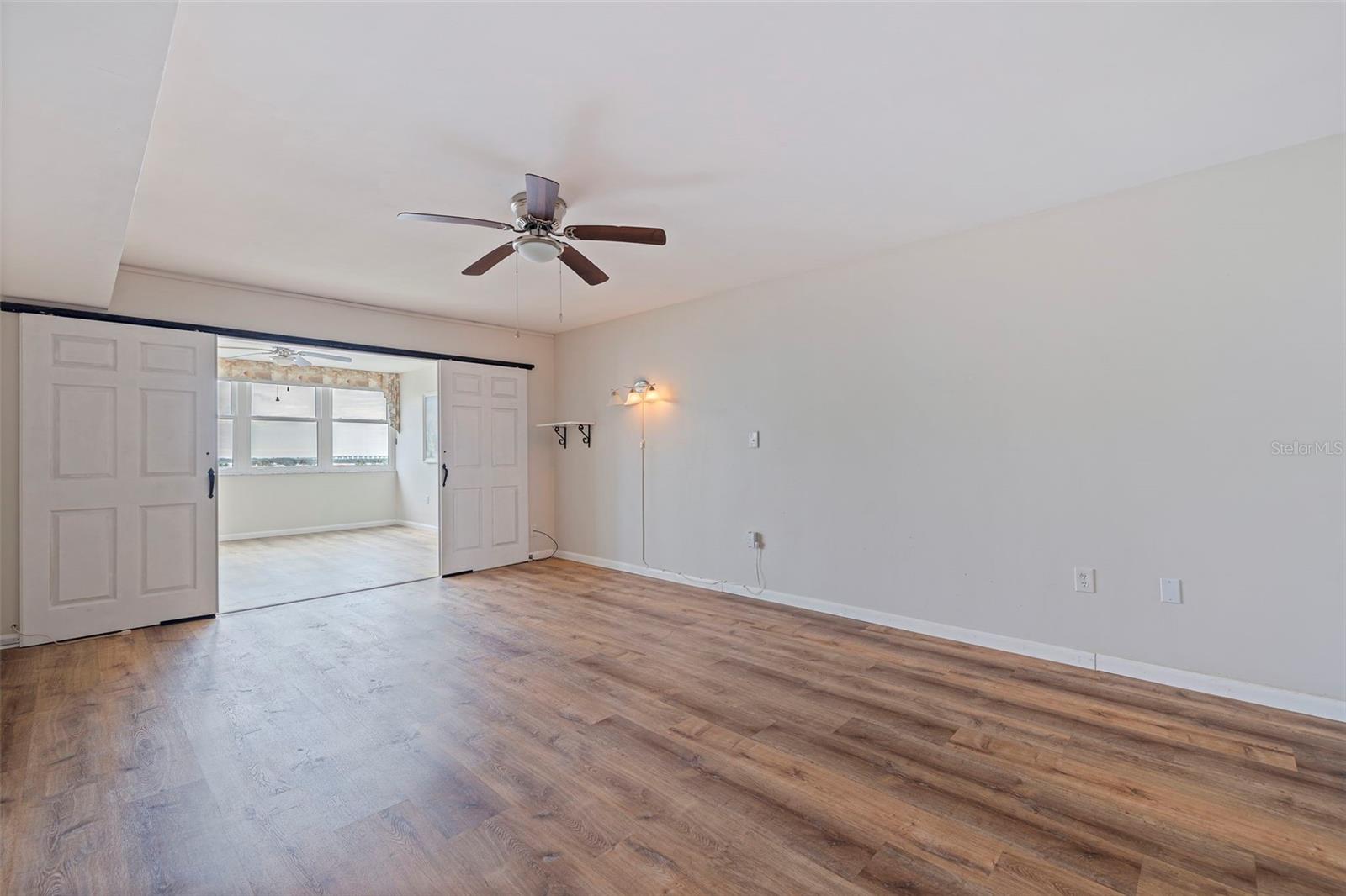 Image 19 of 53 For 5130 Brittany Drive S 807