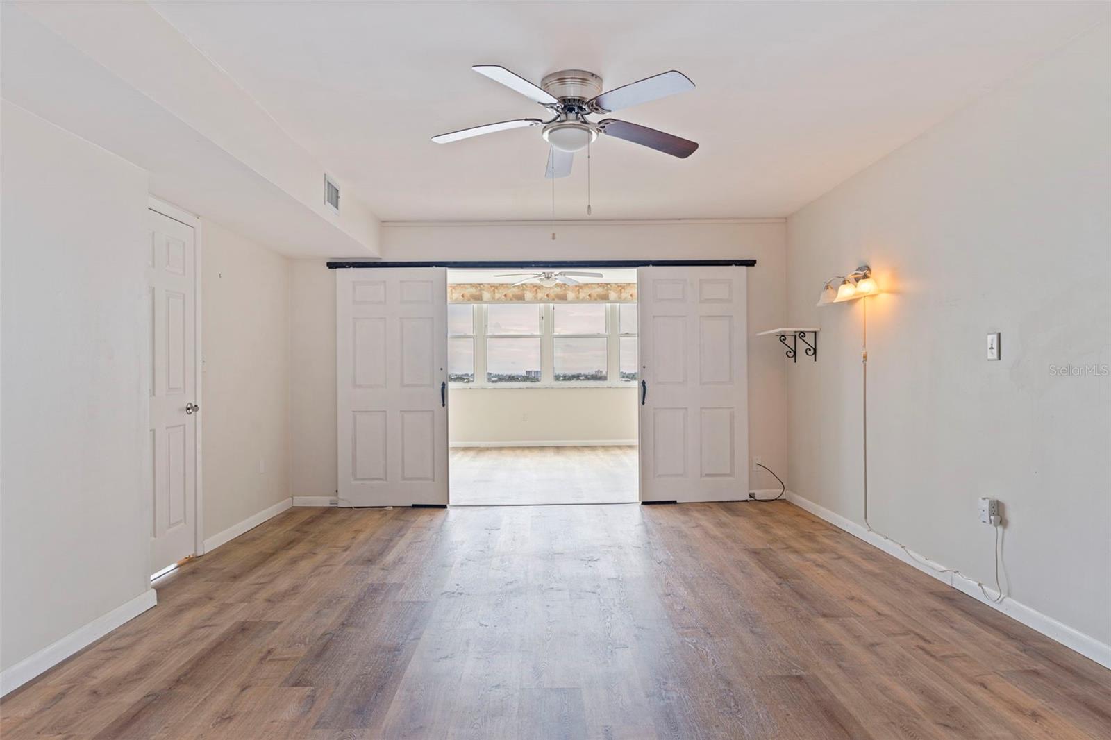 Image 20 of 53 For 5130 Brittany Drive S 807