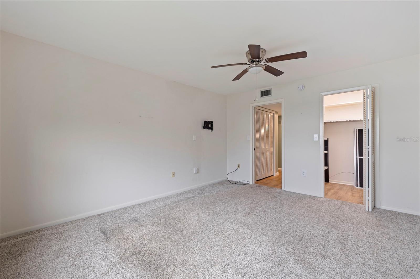 Image 27 of 53 For 5130 Brittany Drive S 807