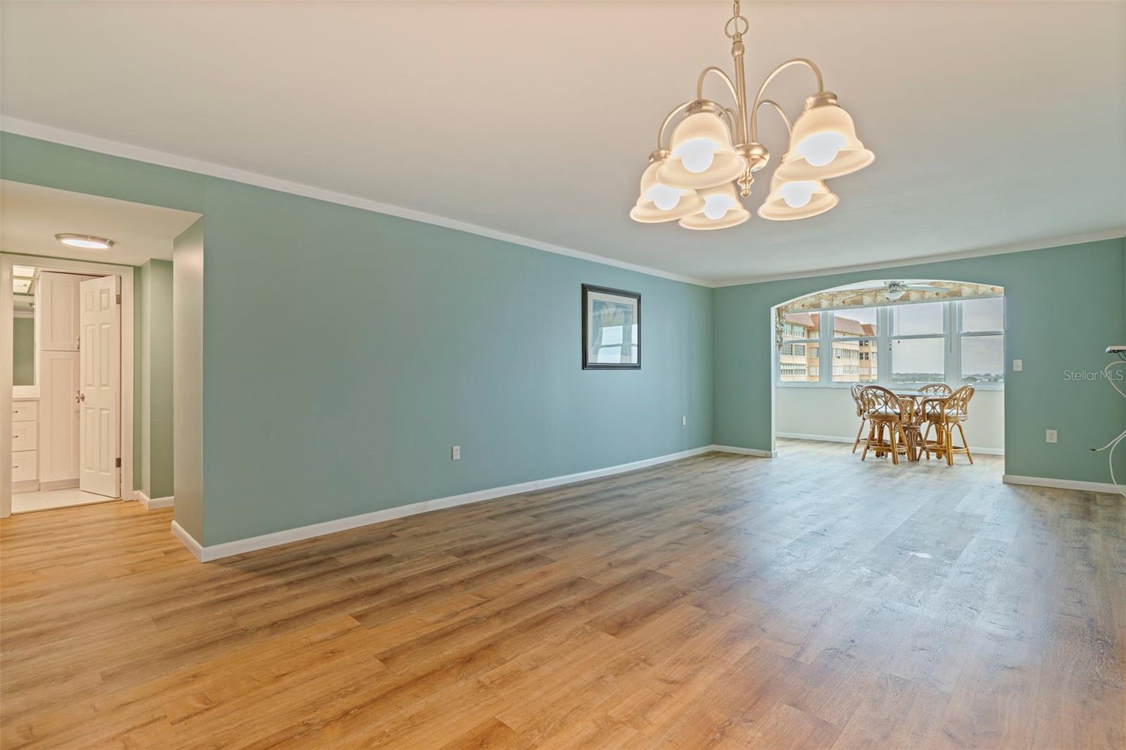 Image 9 of 53 For 5130 Brittany Drive S 807