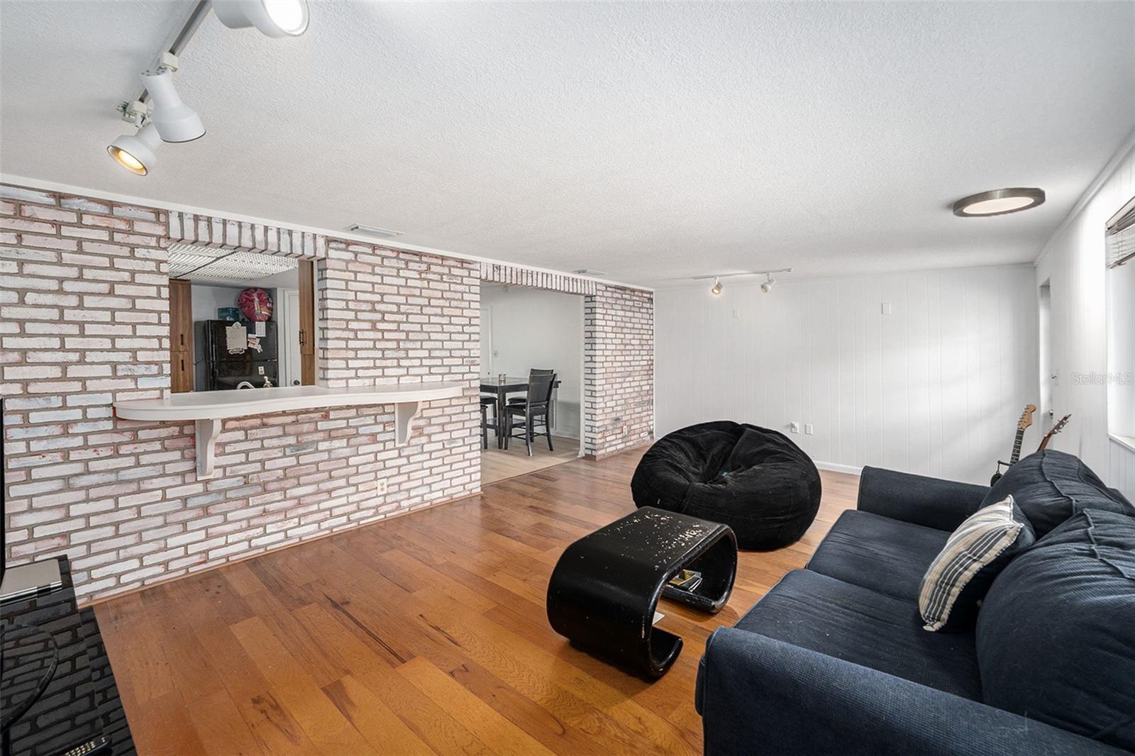 Image 16 of 33 For 4401 56th Street N