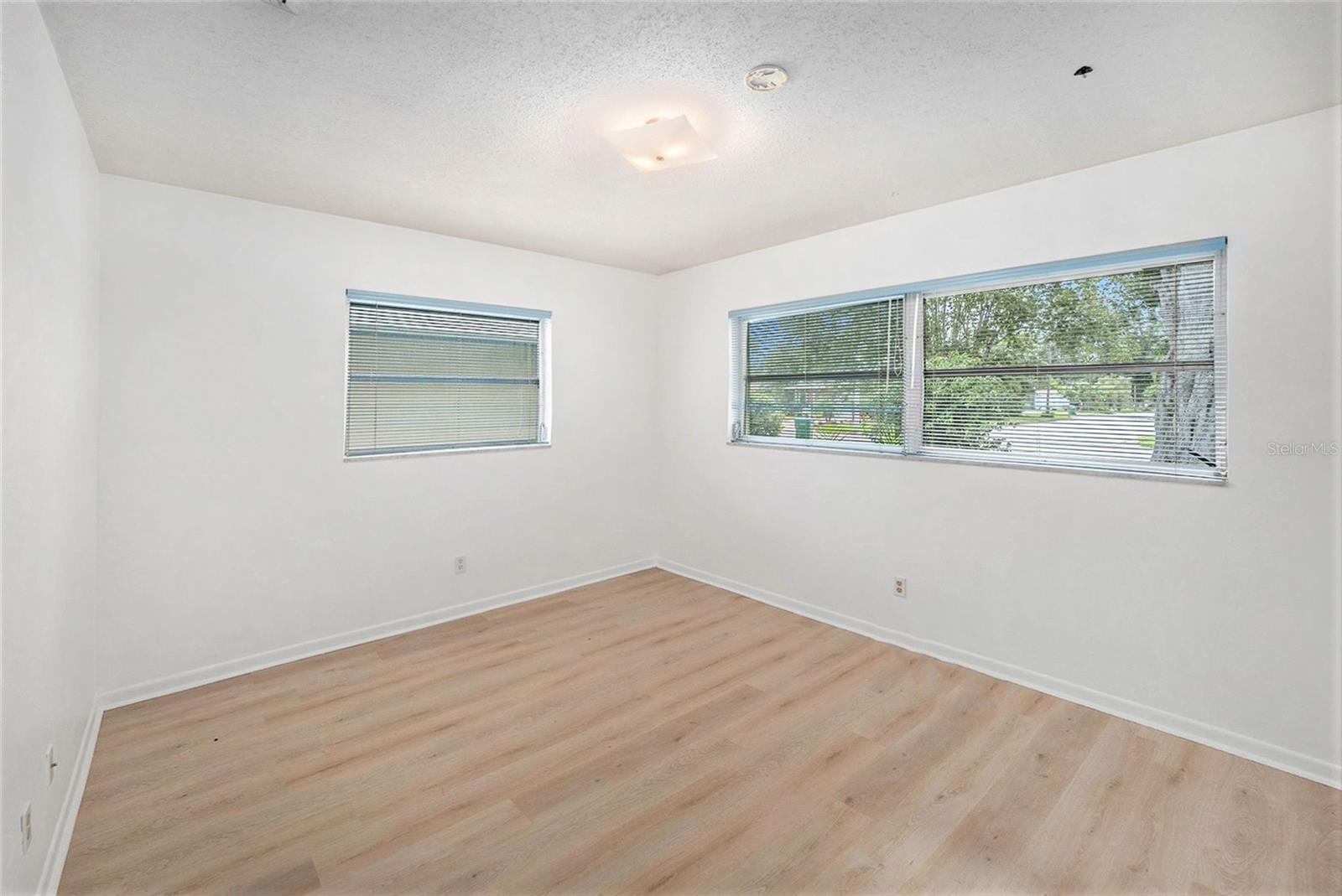 Image 17 of 33 For 4401 56th Street N