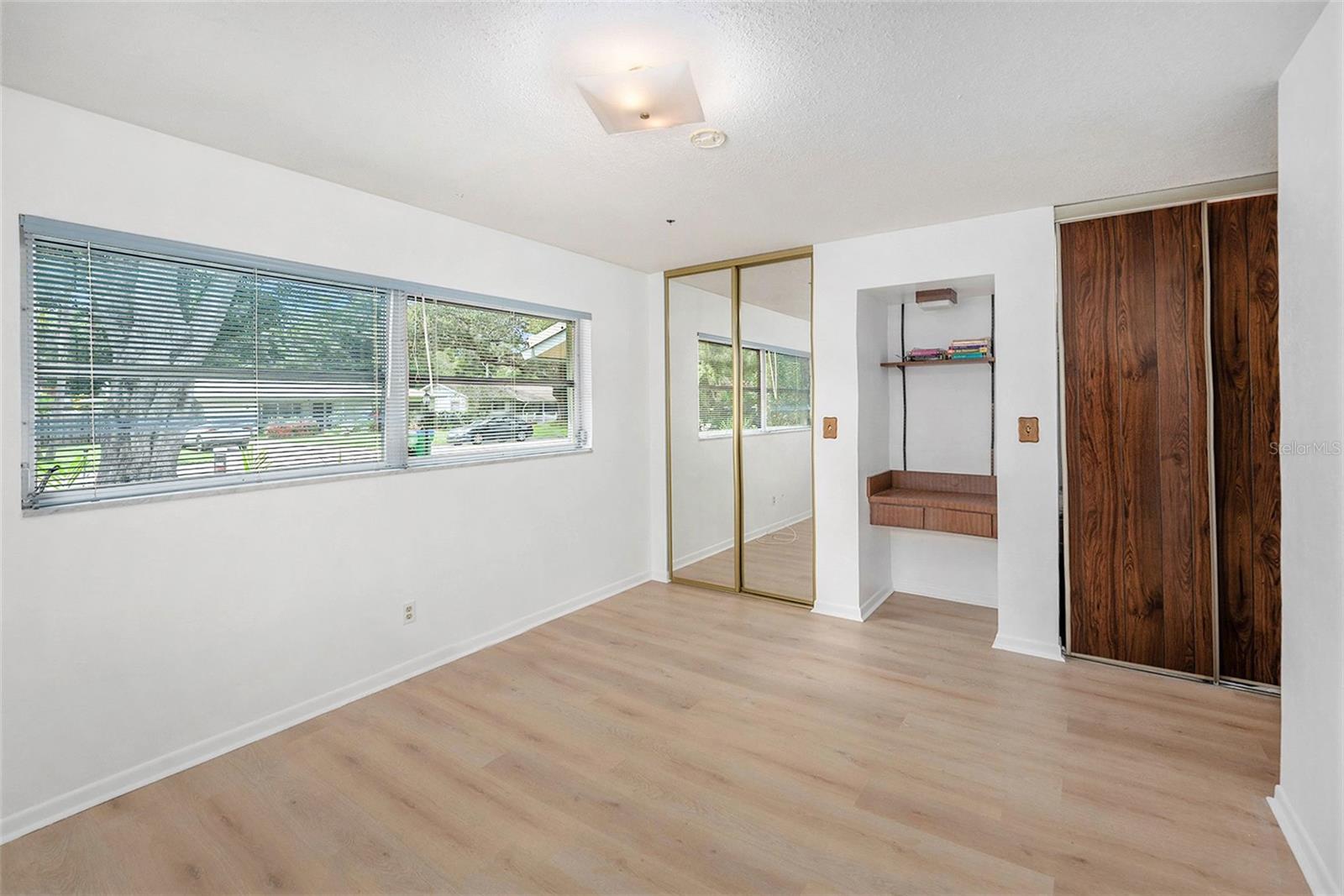 Image 18 of 33 For 4401 56th Street N