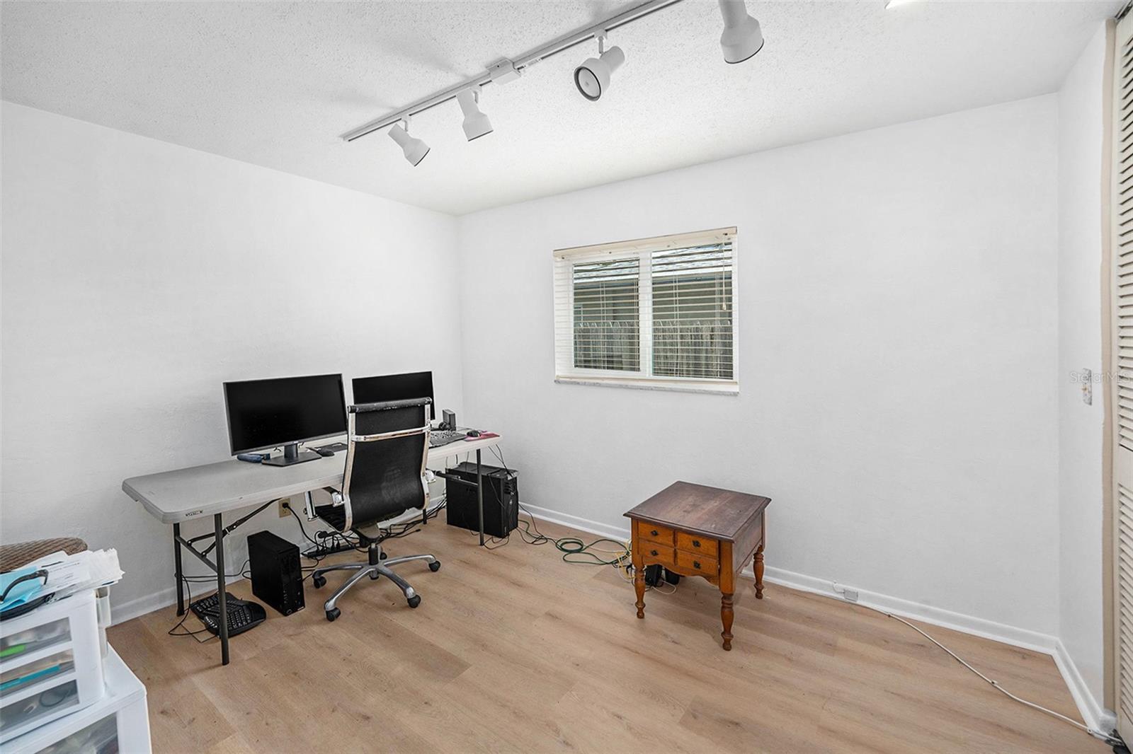 Image 20 of 33 For 4401 56th Street N