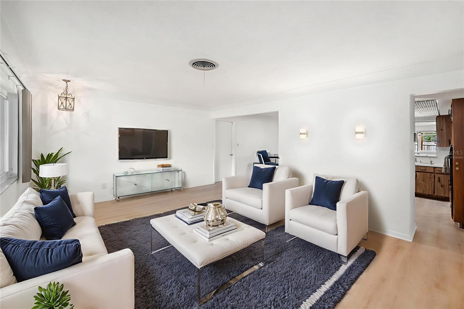 Image 3 of 33 For 4401 56th Street N