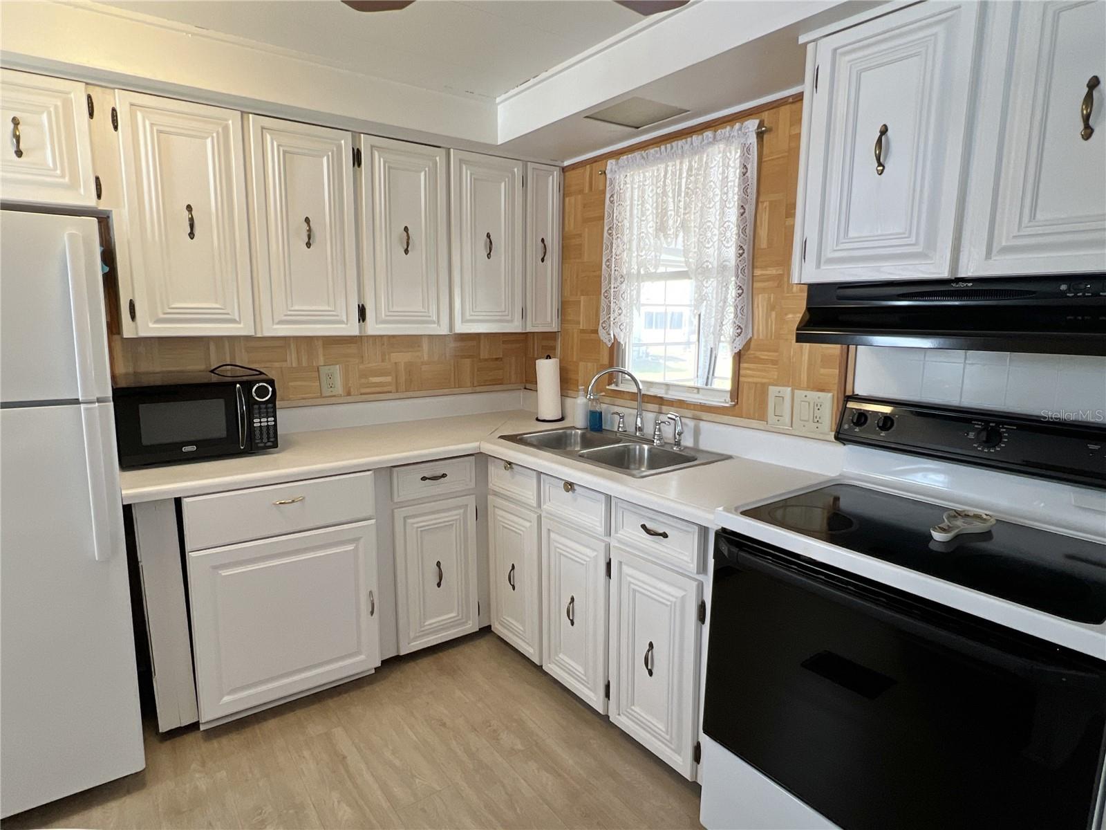 Image 5 of 13 For 7181 Mount Hawthorne Road Ne 590