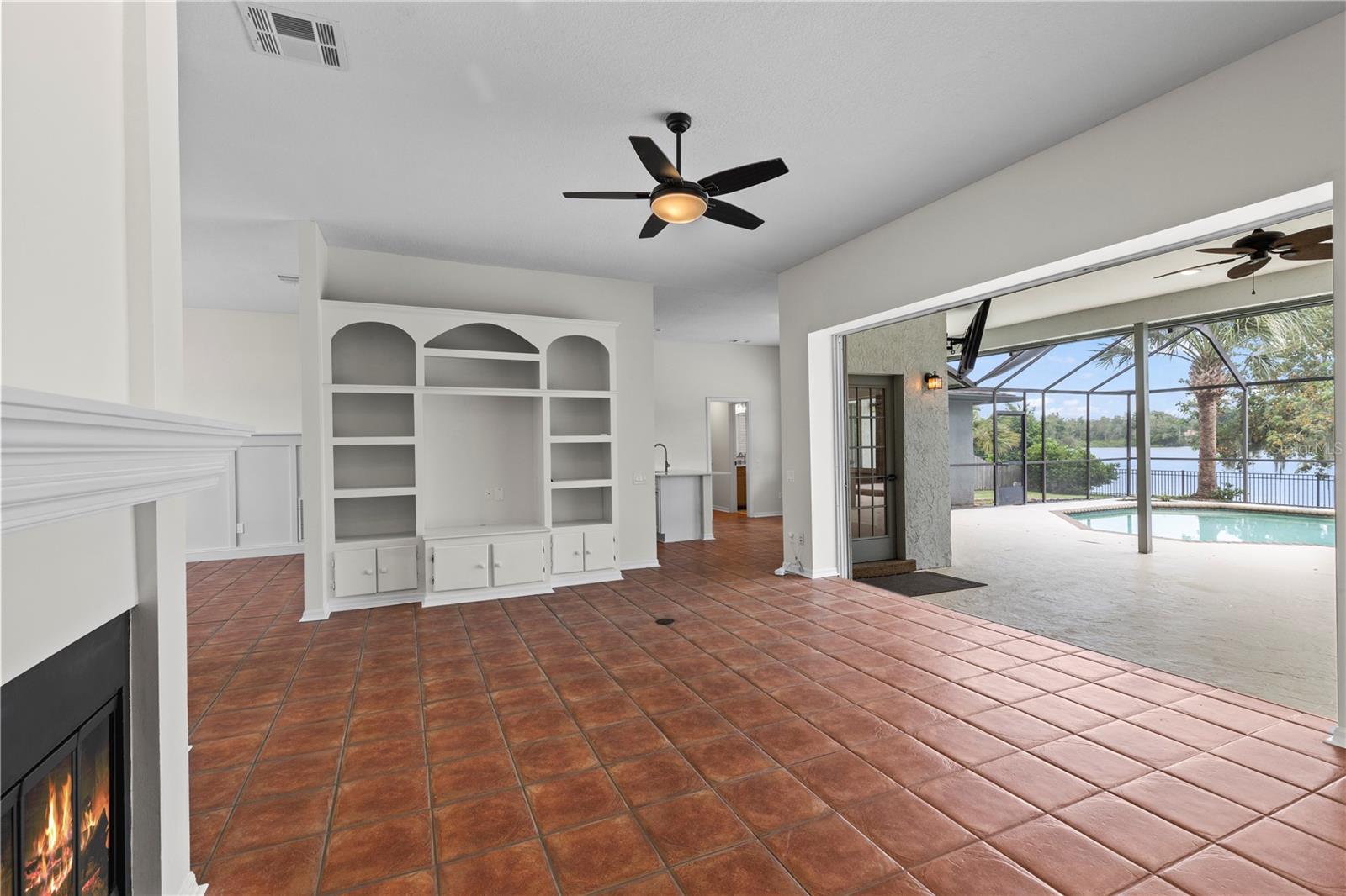 Image 15 of 55 For 717 Pinewalk Drive