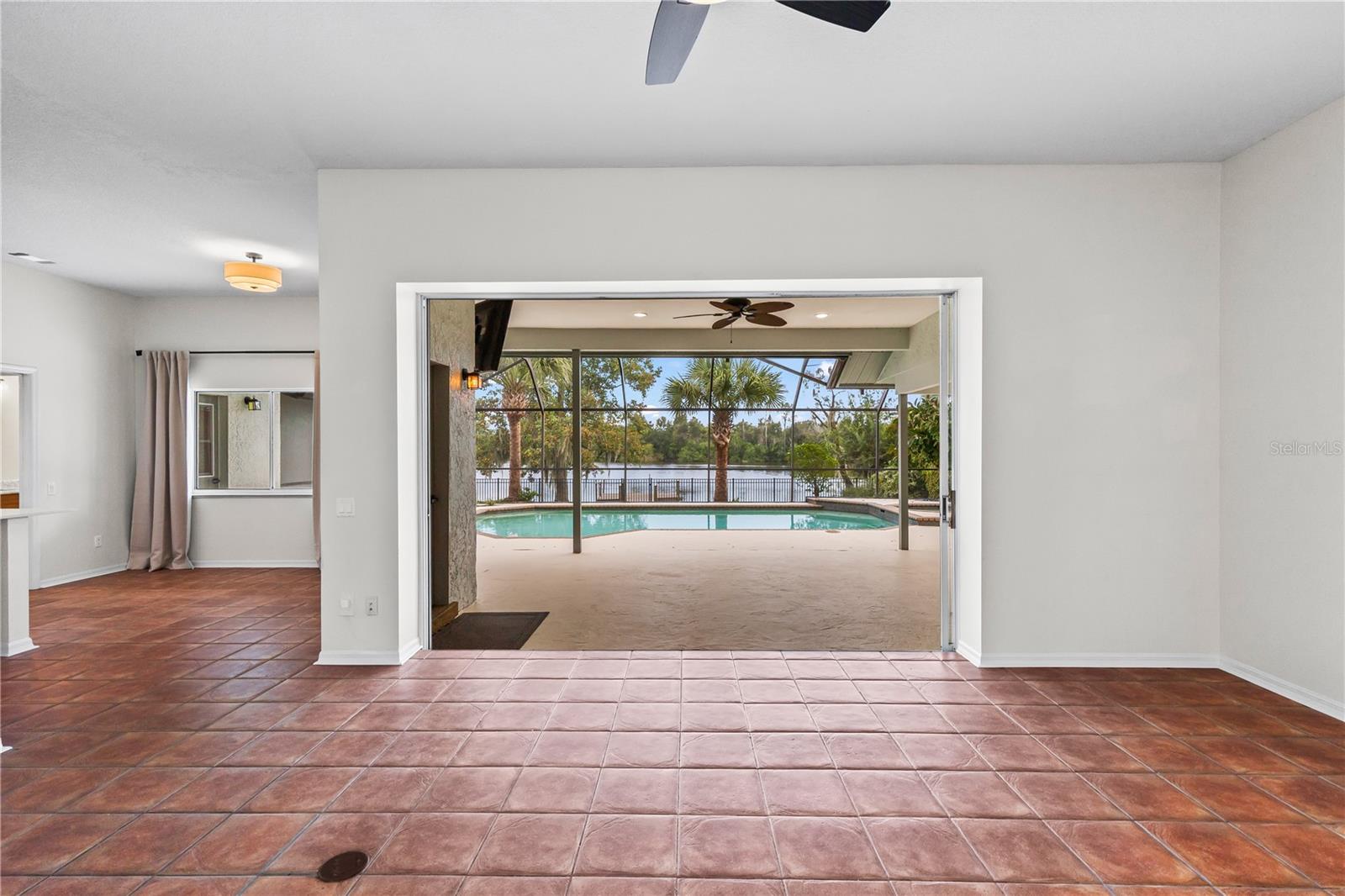 Image 41 of 55 For 717 Pinewalk Drive
